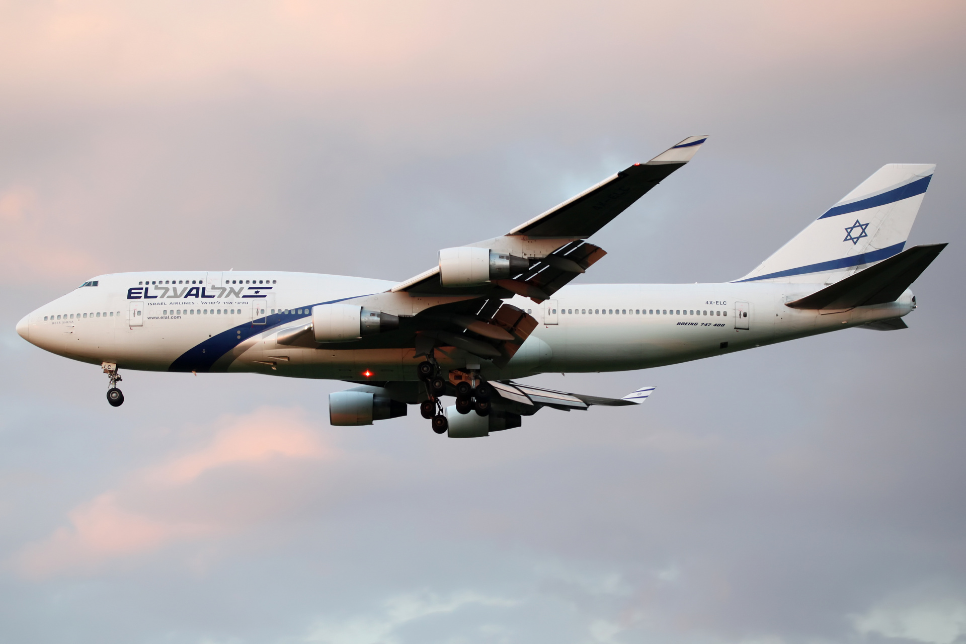 4X-ELC (Samoloty » Spotting na EPWA » Boeing 747-400 » El Al Israel Airlines)