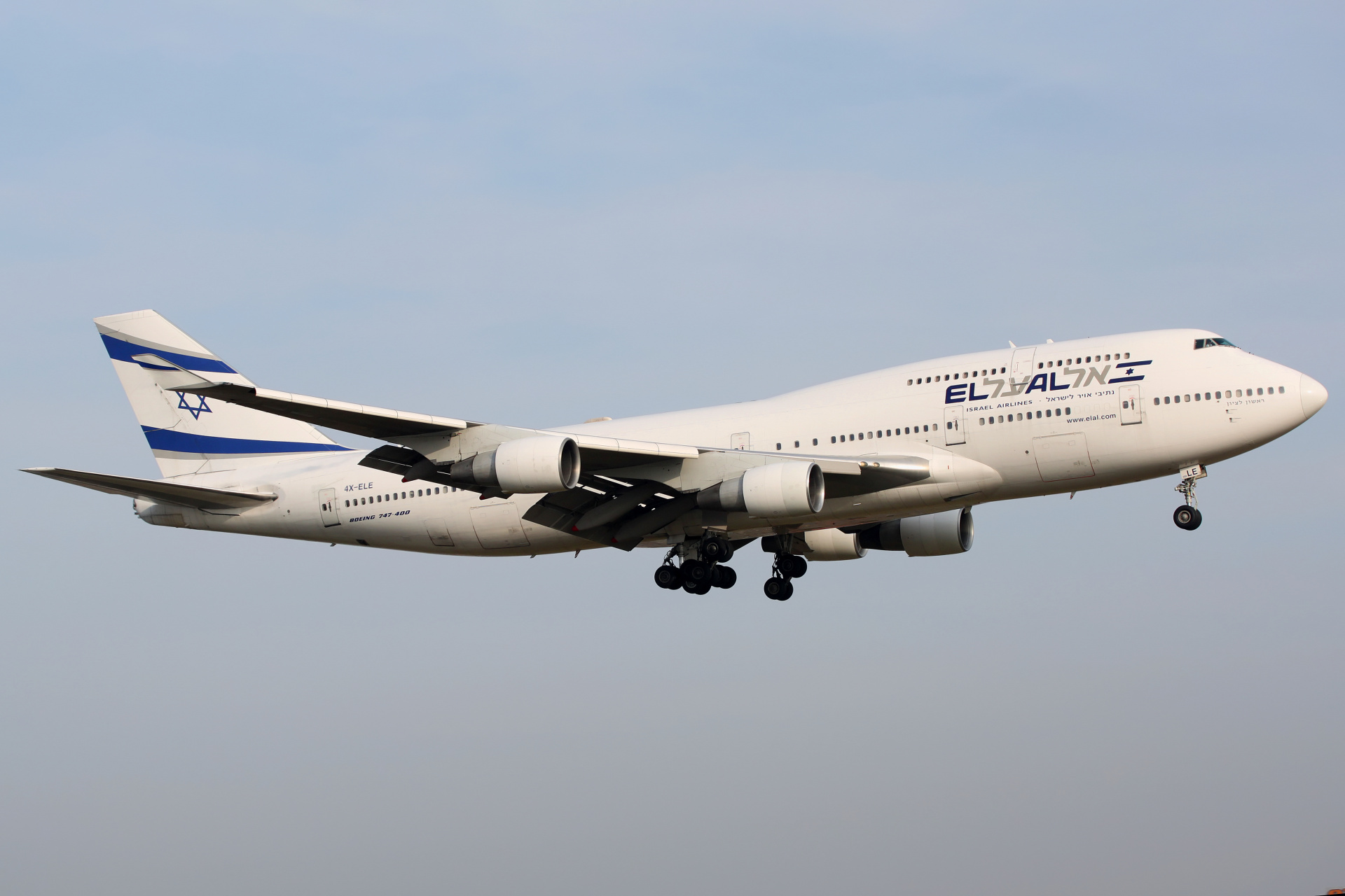 4X-ELE (Samoloty » Spotting na EPWA » Boeing 747-400 » El Al Israel Airlines)