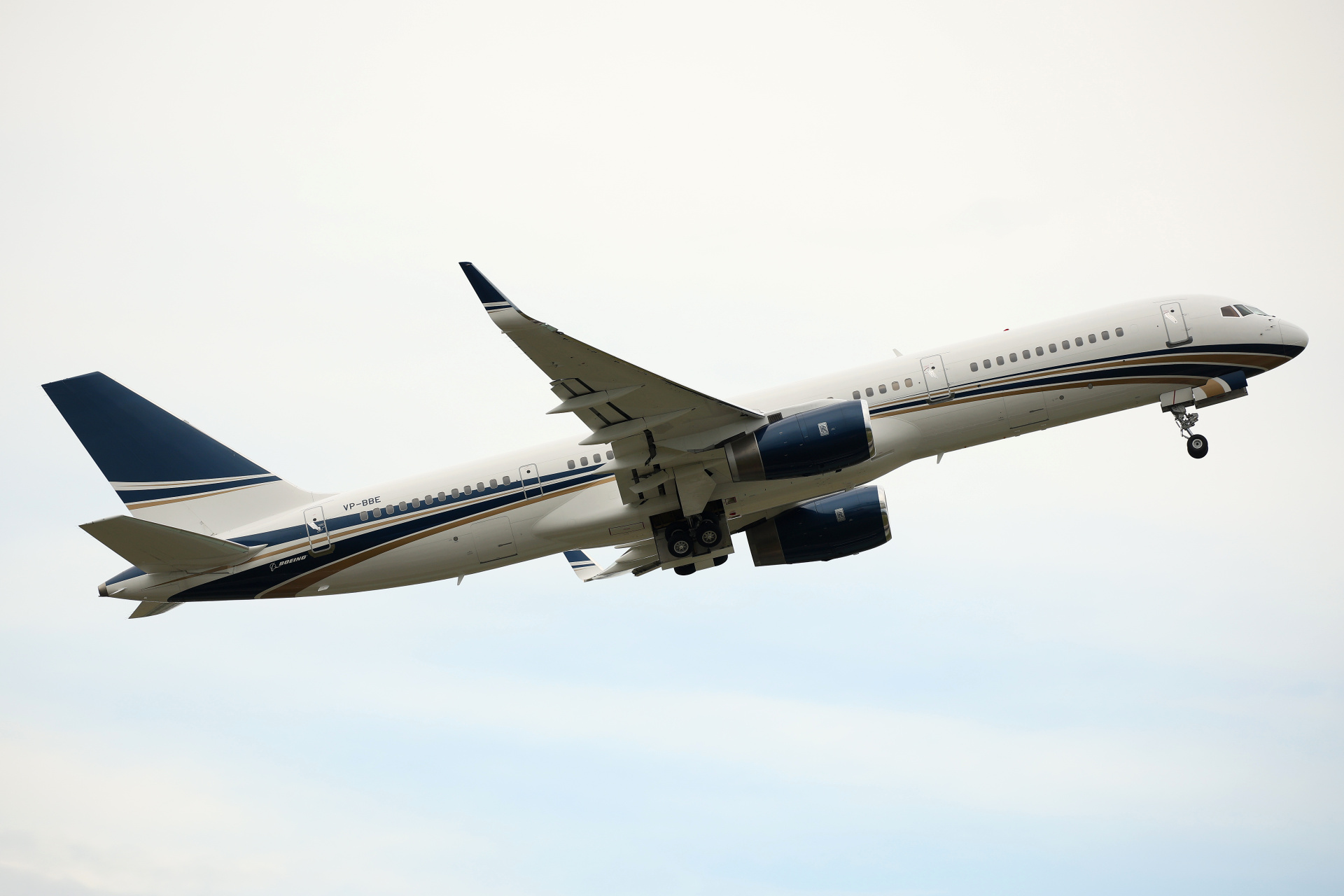 VP-BBE, Freedom II (Aircraft » EPWA Spotting » Boeing 757-200)