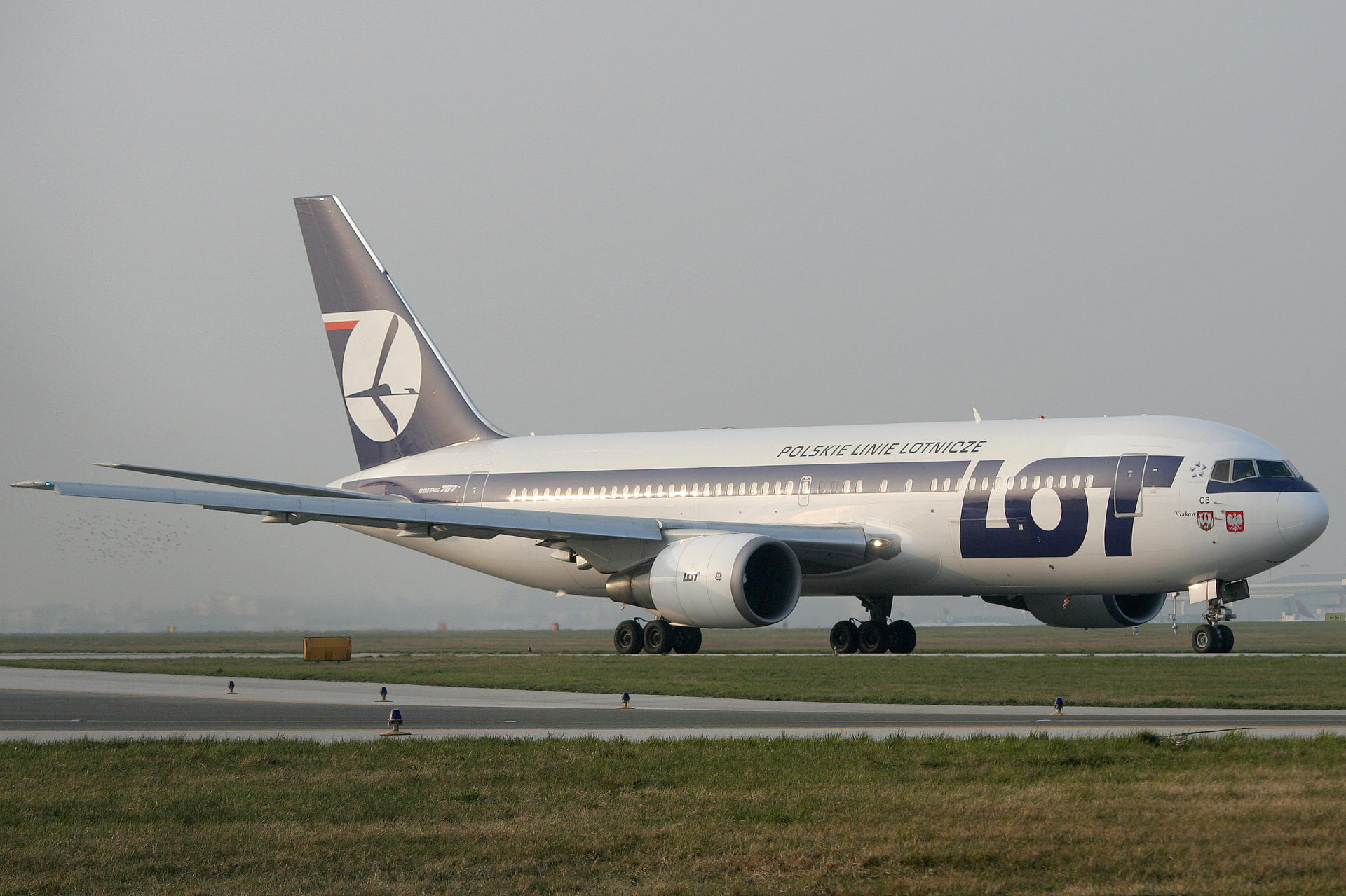 SP-LOB (Samoloty » Spotting na EPWA » Boeing 767-200 » Polskie Linie Lotnicze LOT)