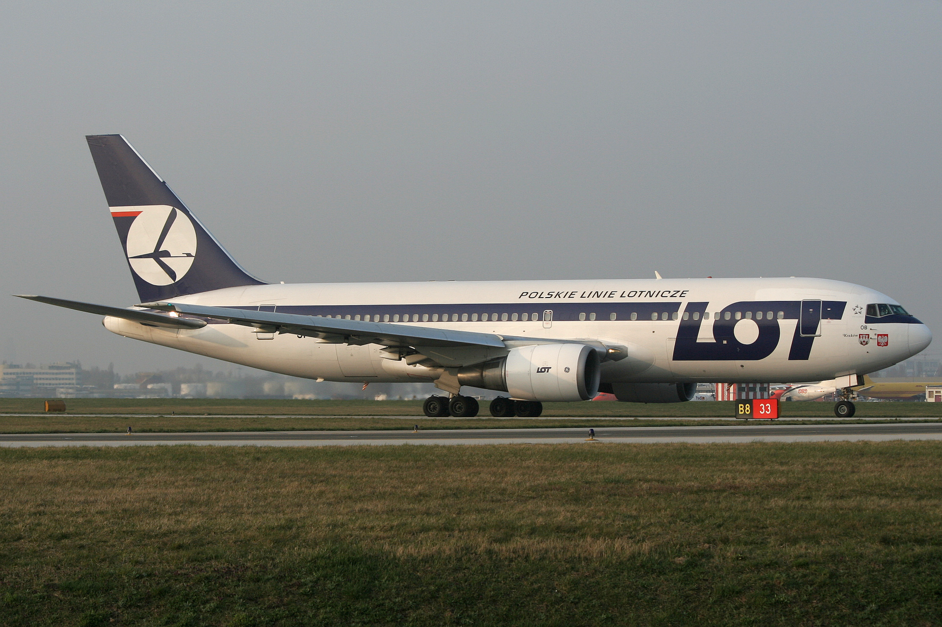 SP-LOB (Samoloty » Spotting na EPWA » Boeing 767-200 » Polskie Linie Lotnicze LOT)