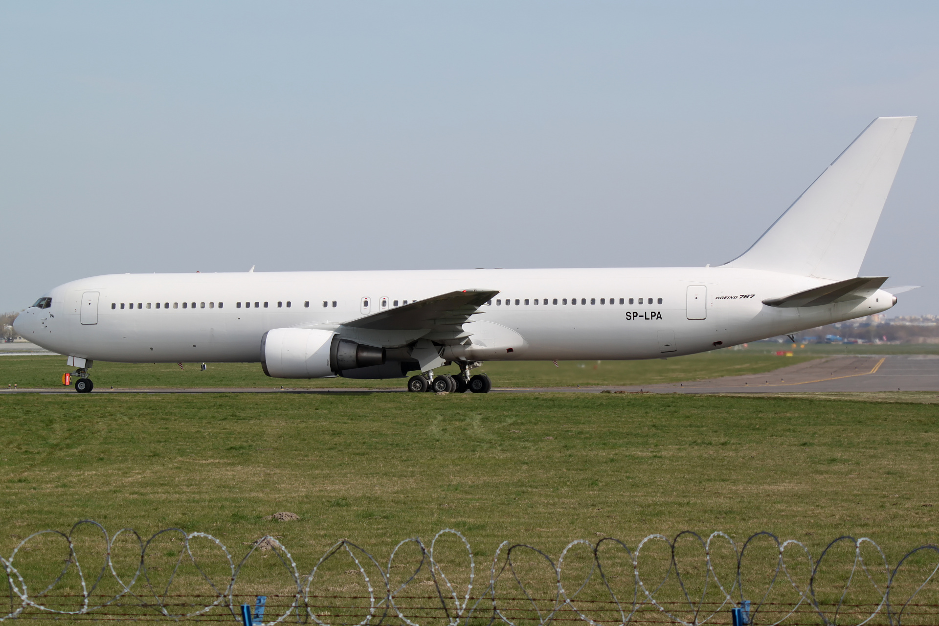 SP-LPA (no livery) (Aircraft » EPWA Spotting » Boeing 767-300 » LOT Polish Airlines)