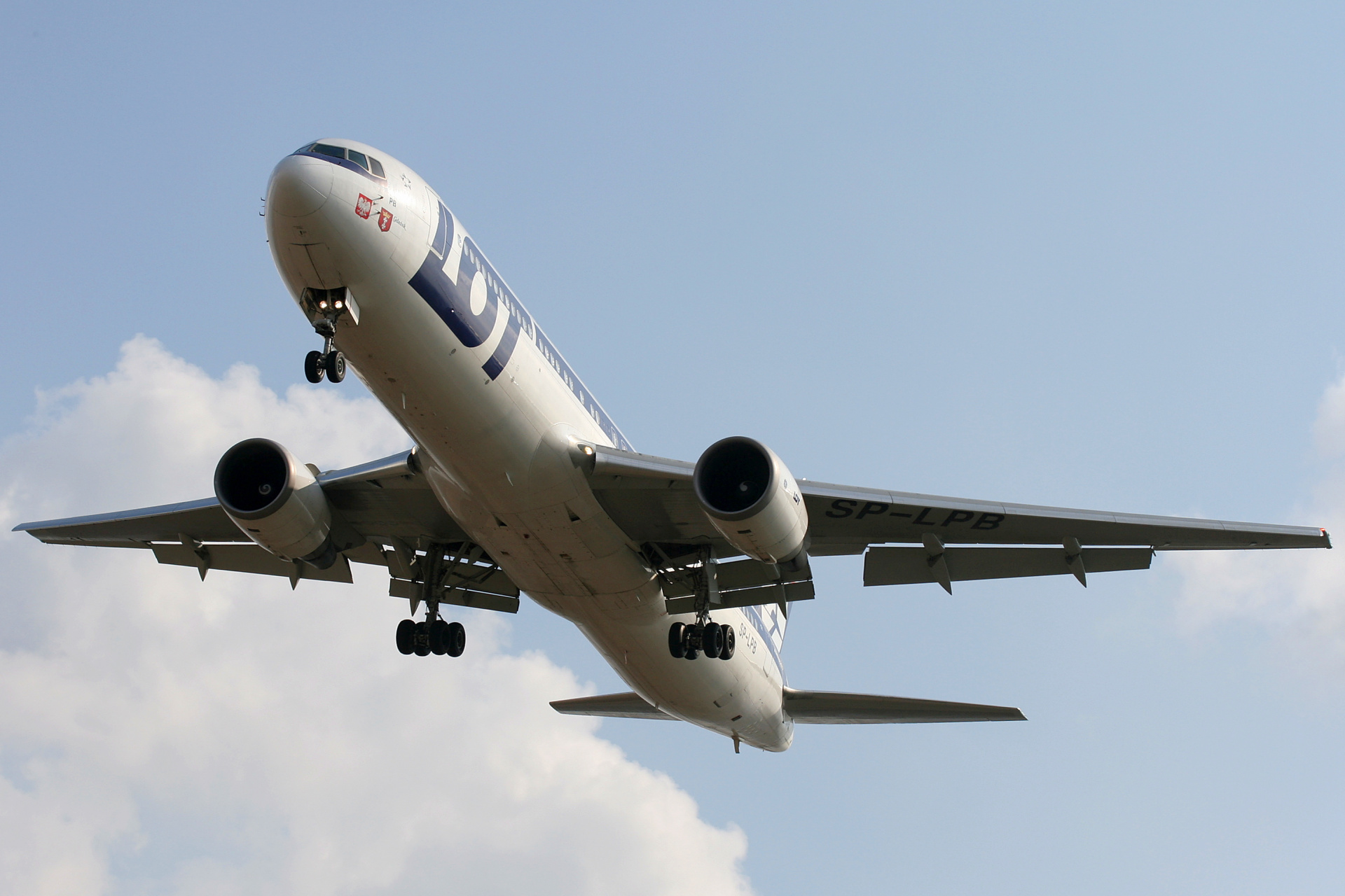 SP-LPB (Aircraft » EPWA Spotting » Boeing 767-300 » LOT Polish Airlines)