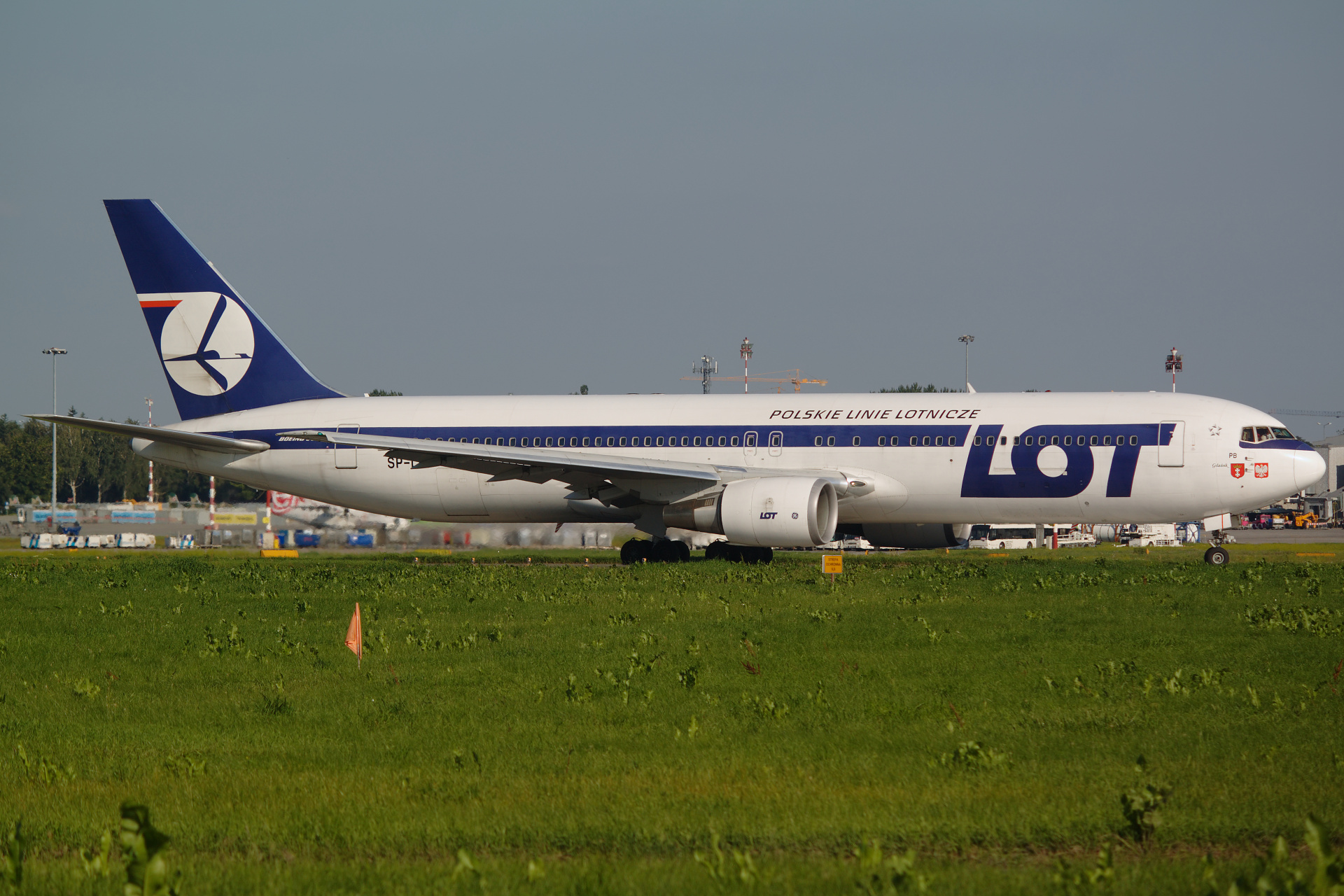 SP-LPB (Samoloty » Spotting na EPWA » Boeing 767-300 » Polskie Linie Lotnicze LOT)