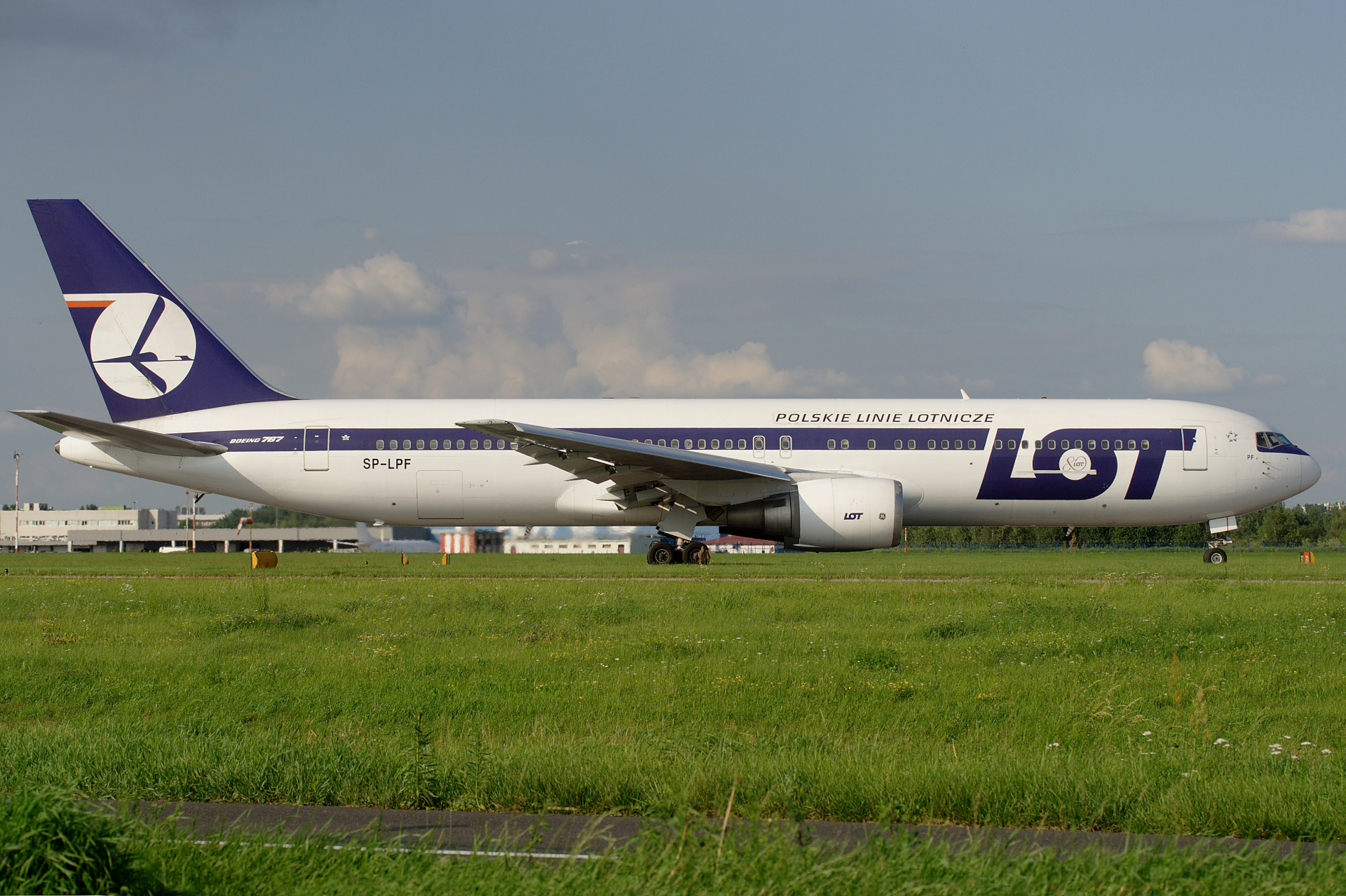 SP-LPF (80th Anniversary sticker) (Aircraft » EPWA Spotting » Boeing 767-300 » LOT Polish Airlines)