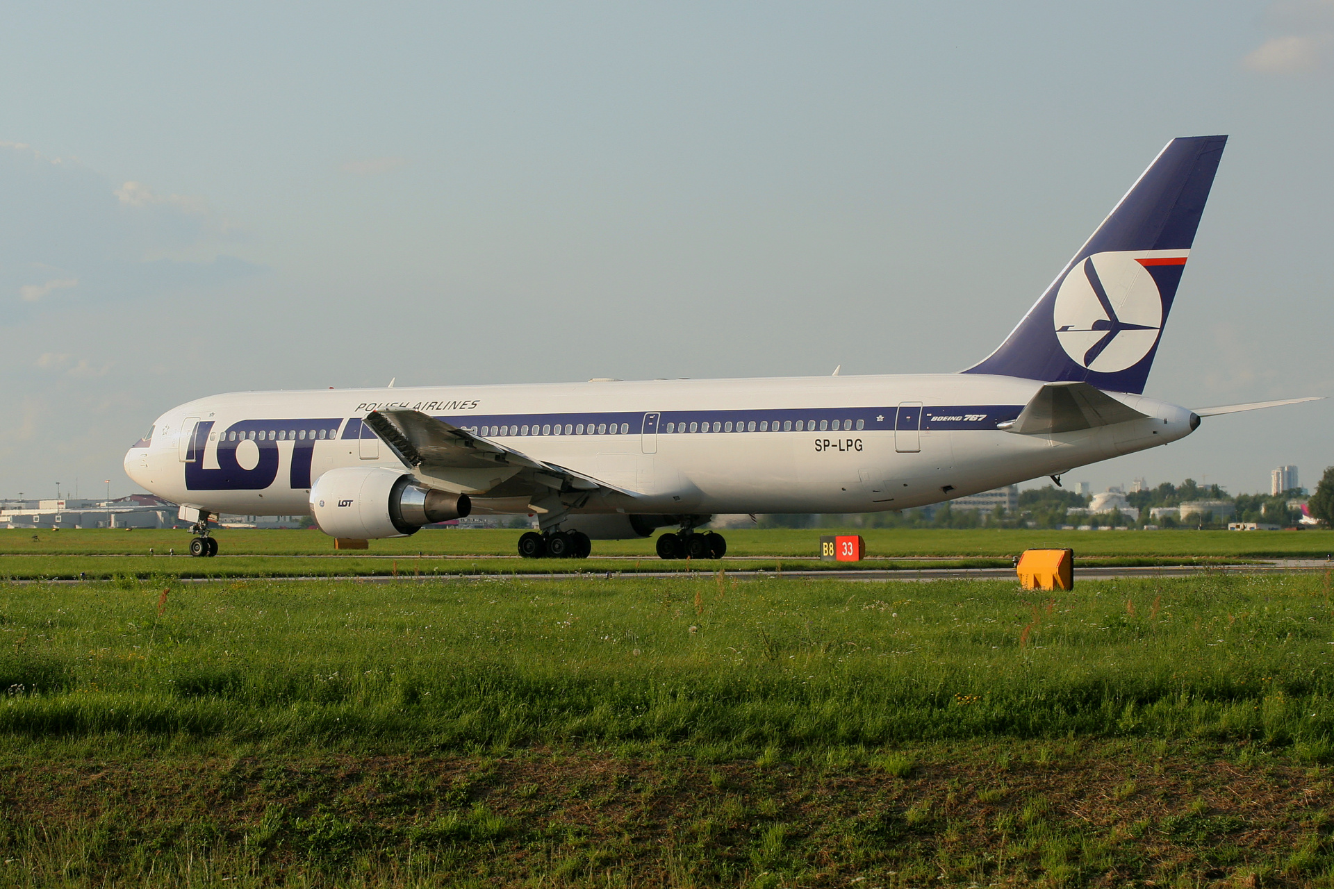 SP-LPG (Aircraft » EPWA Spotting » Boeing 767-300 » LOT Polish Airlines)