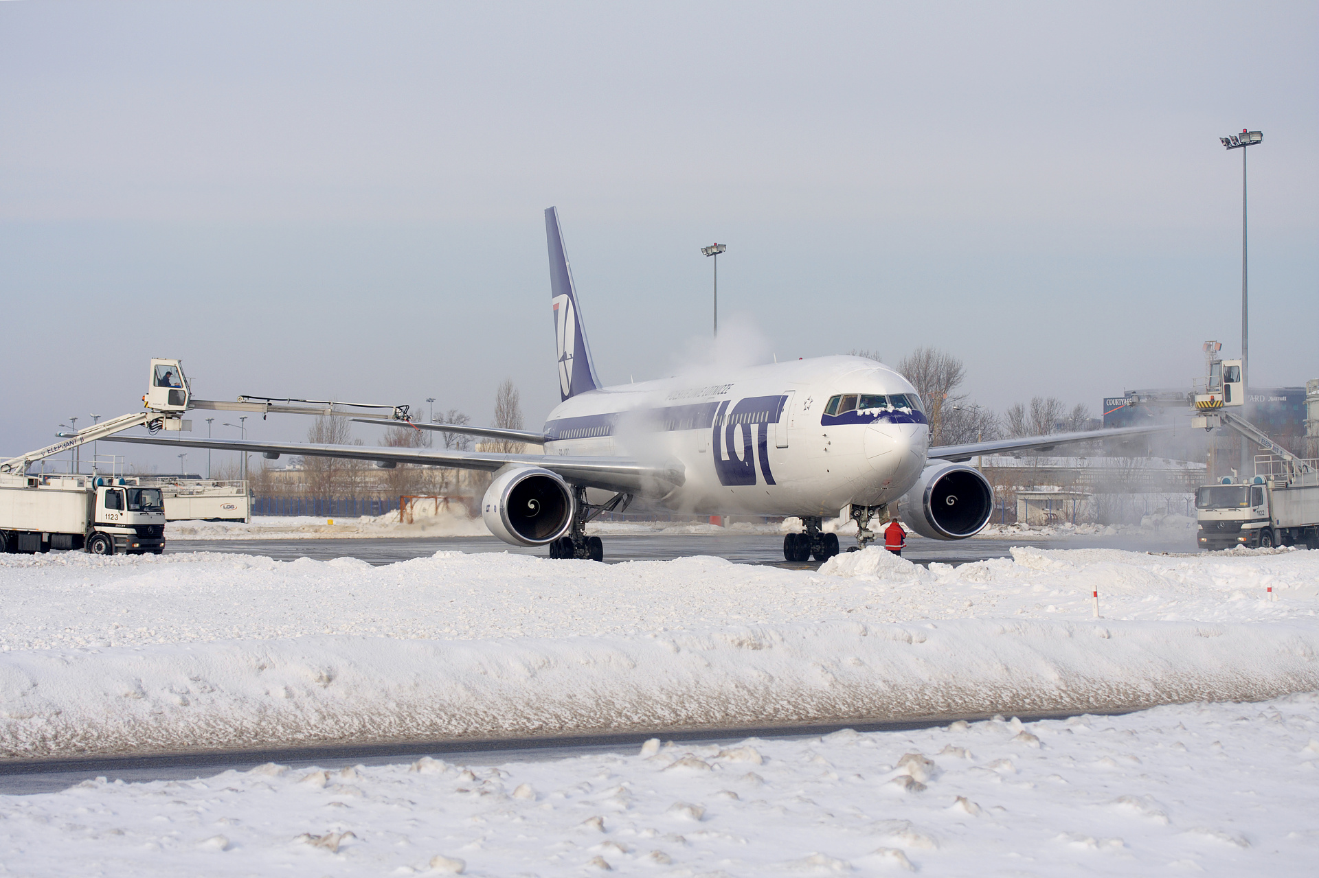 SP-LPG (Aircraft » EPWA Spotting » Boeing 767-300 » LOT Polish Airlines)