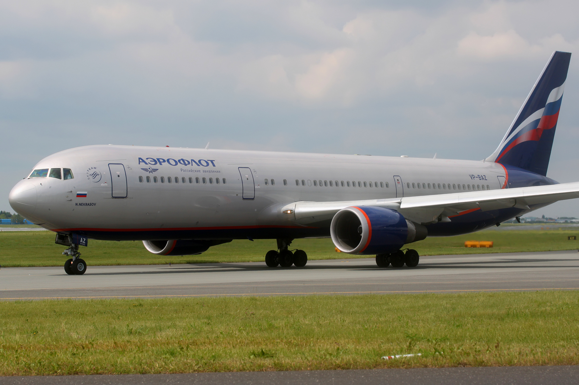 VP-BAZ, Aeroflot Russian Airlines (Samoloty » Spotting na EPWA » Boeing 767-300)