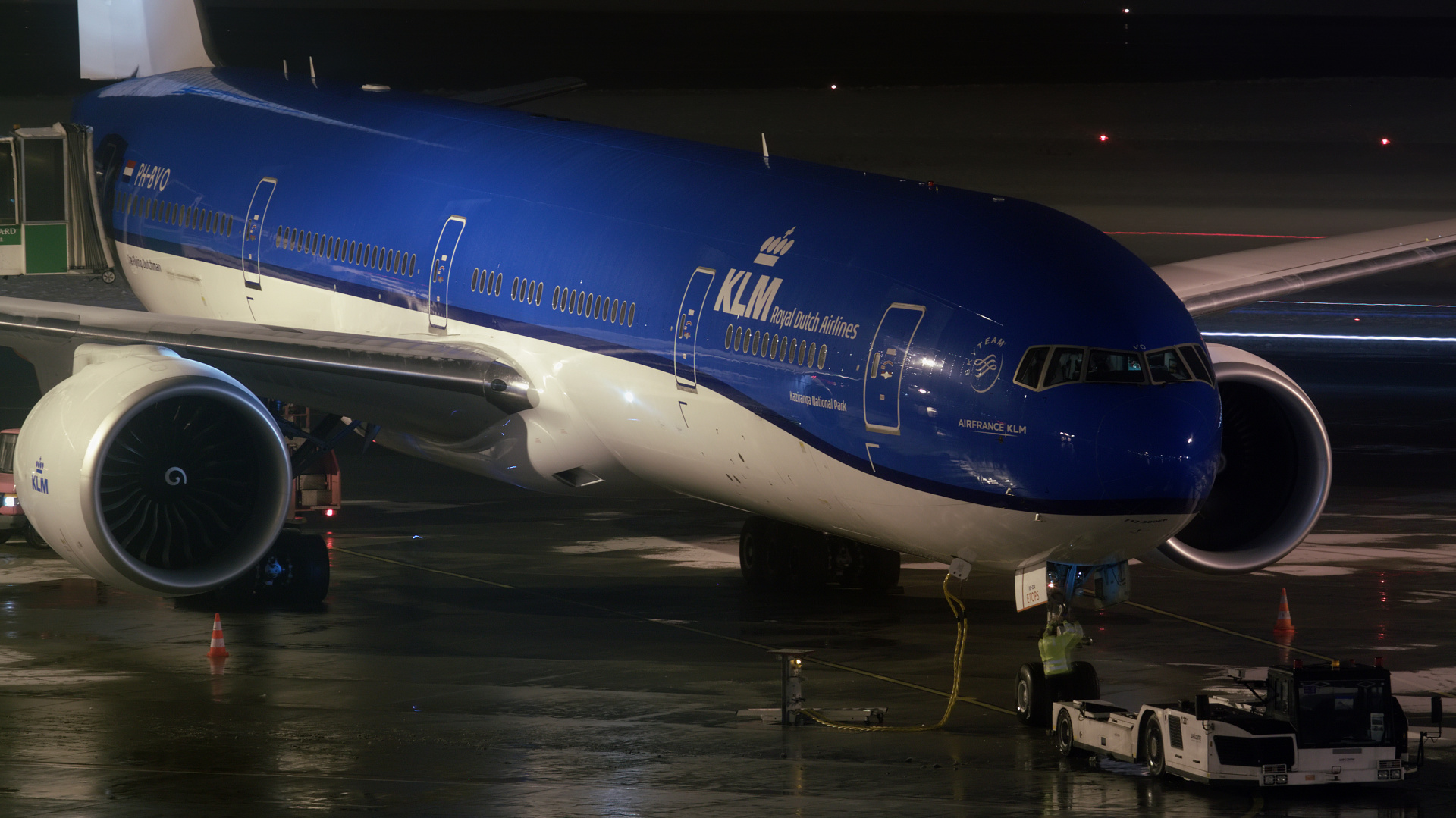 PH-BVO, KLM Royal Dutch Airlines (Samoloty » Spotting na EPWA » Boeing 777-300ER)