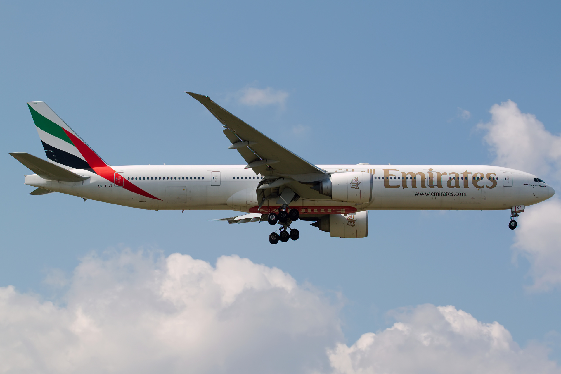 A6-ECT (Aircraft » EPWA Spotting » Boeing 777-300ER » Emirates)