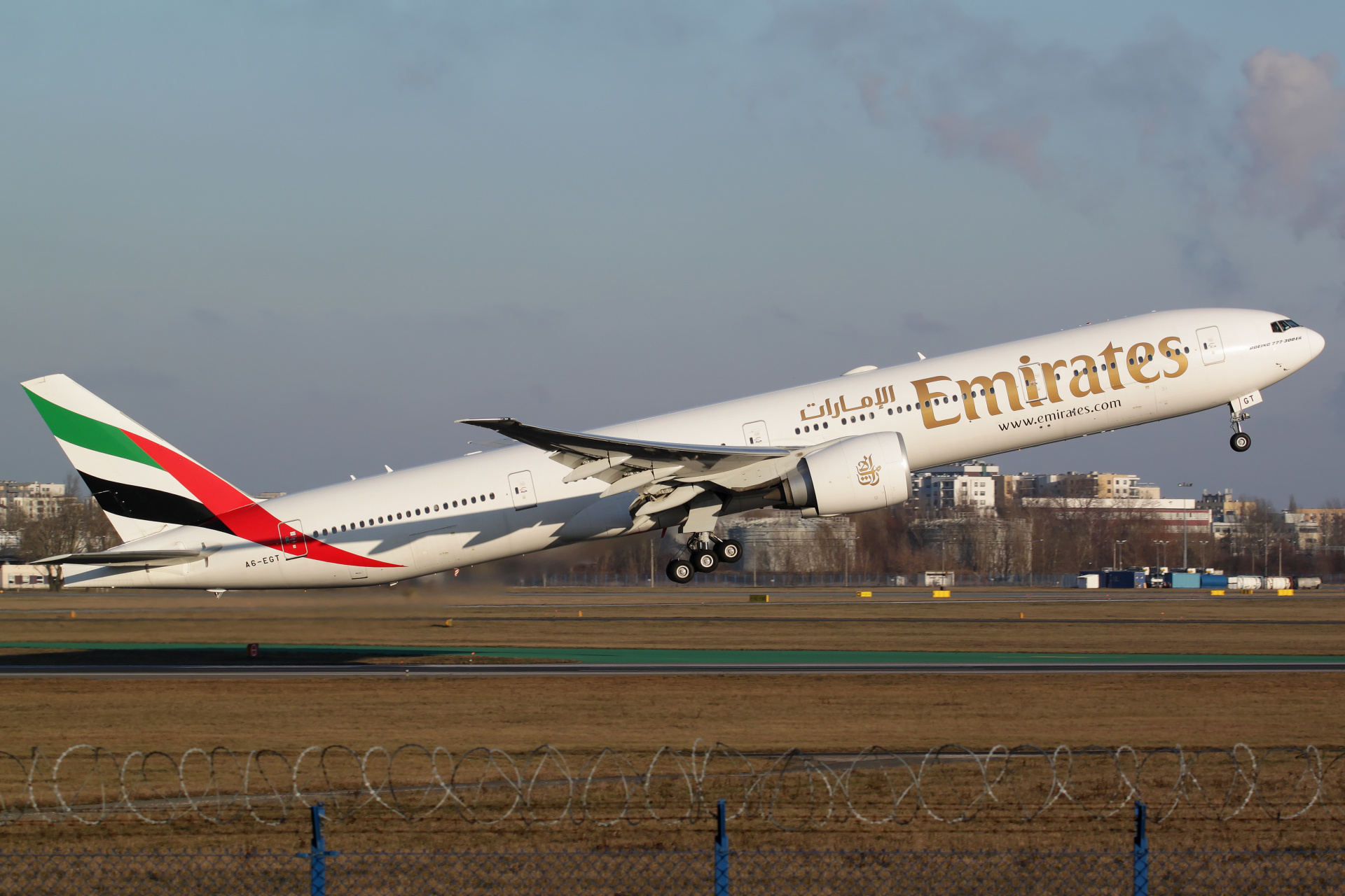 A6-EGT (Aircraft » EPWA Spotting » Boeing 777-300ER » Emirates)