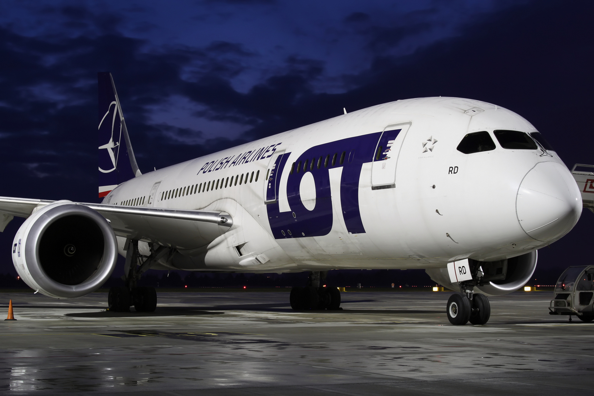 SP-LRD (Aircraft » EPWA Spotting » Boeing 787-8 Dreamliner » LOT Polish Airlines)