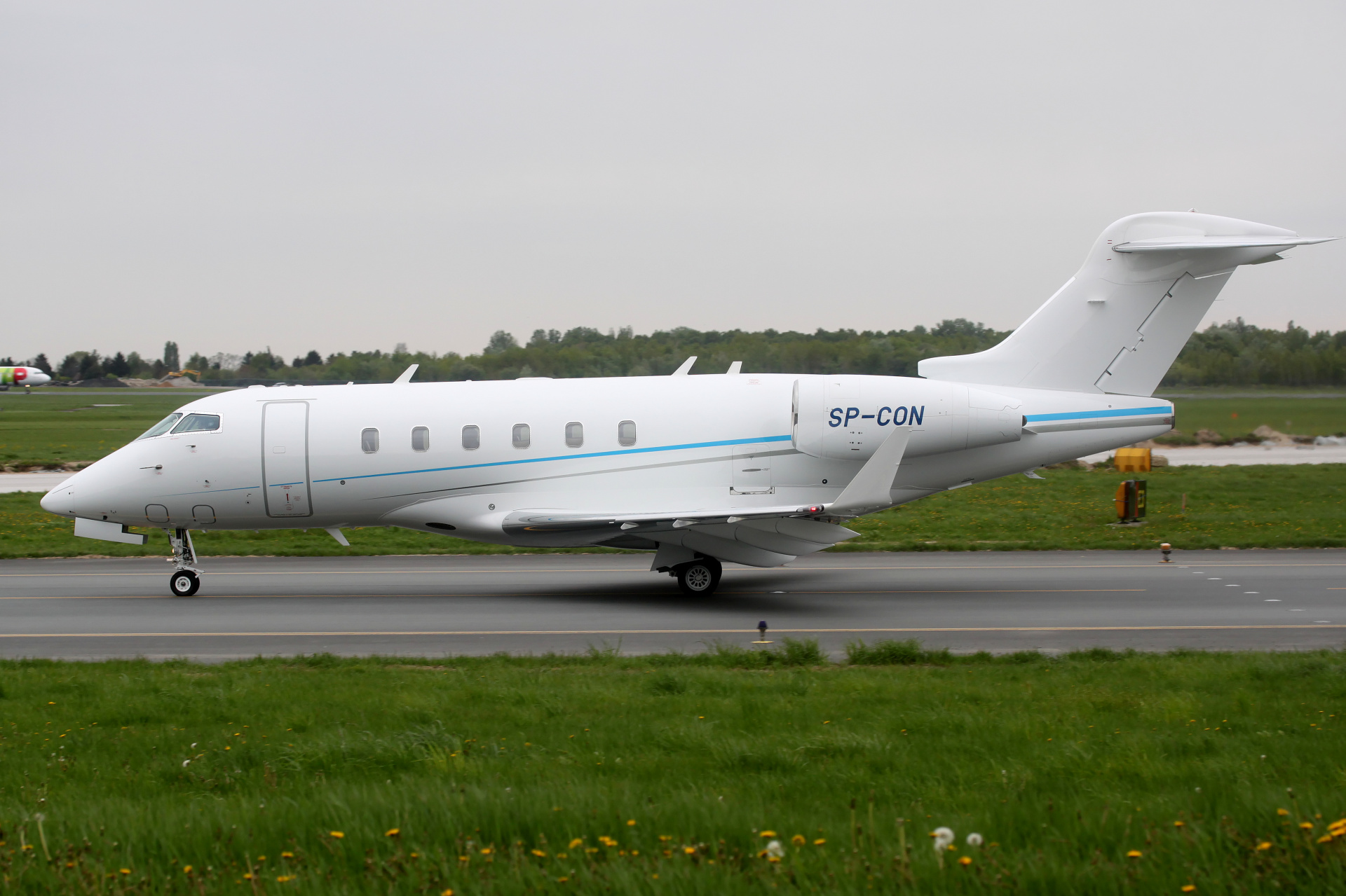 SP-CON, Jet Story (Samoloty » Spotting na EPWA » Bombardier BD-100 Challenger 300)