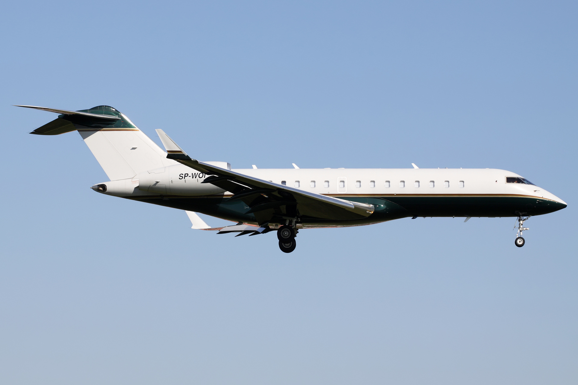 SP-WOI, Jet Story (Samoloty » Spotting na EPWA » Bombardier BD-700 Global Express)