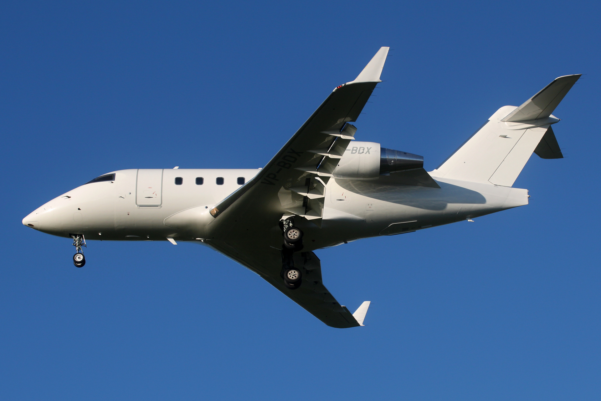 VP-BDX, prywatny (Samoloty » Spotting na EPWA » Bombardier CL-600 Challenger 60x » Challenger 604)