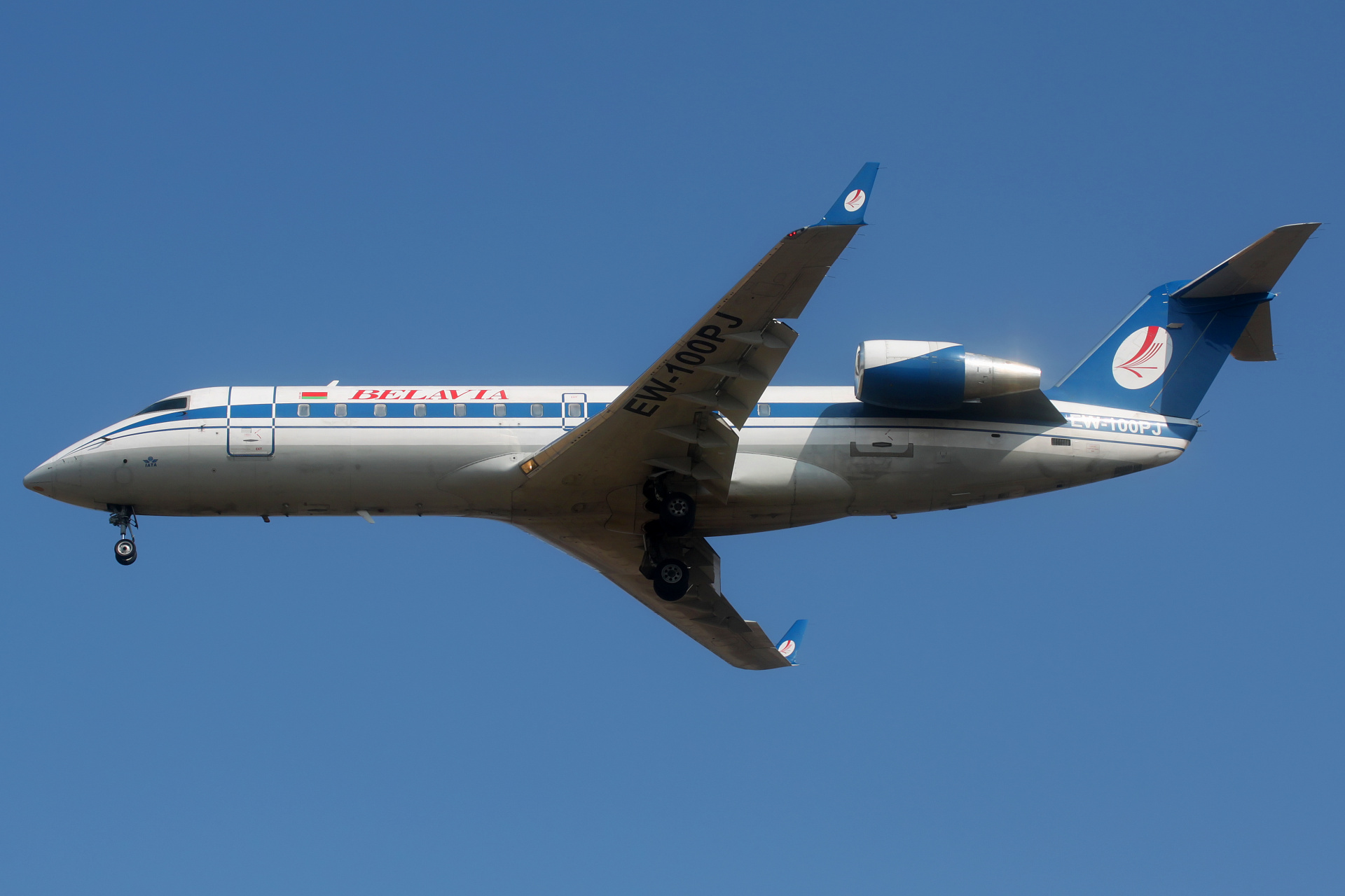 EW-100PJ, Belavia (Aircraft » EPWA Spotting » Bombardier CL-600 Regional Jet » CRJ-100)