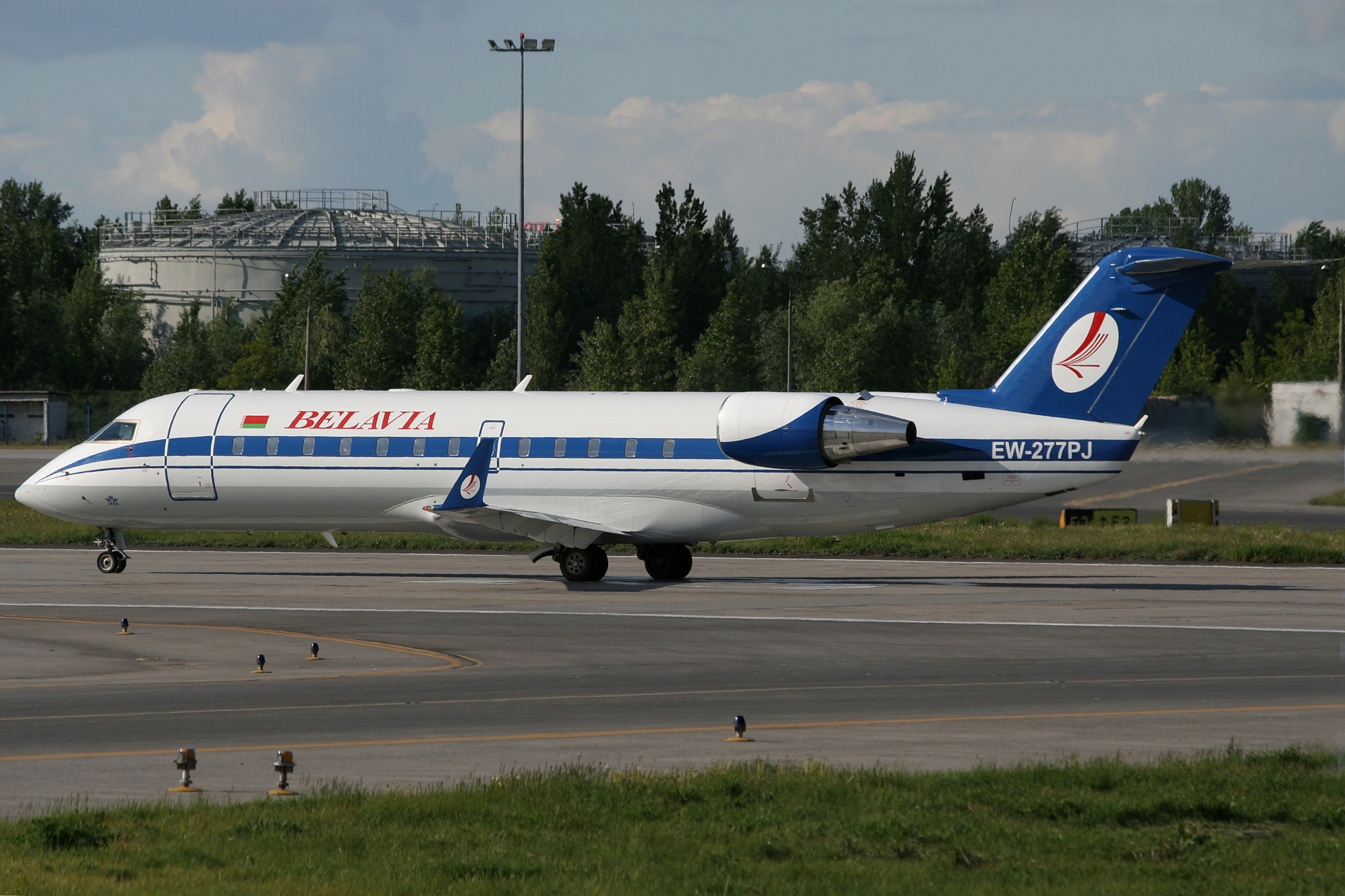 EW-277PJ, Belavia (Samoloty » Spotting na EPWA » Bombardier CL-600 Regional Jet » CRJ-200)