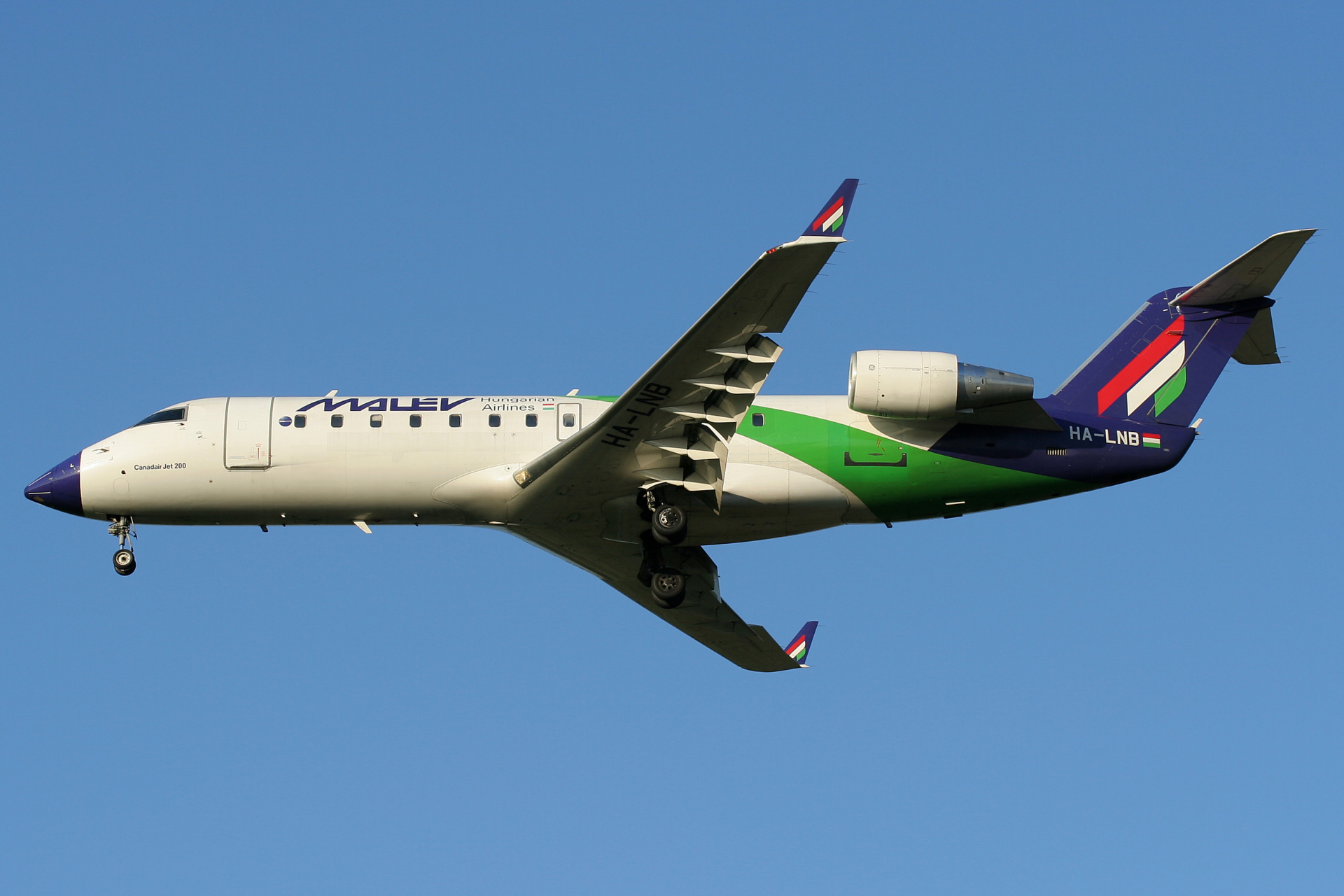 HA-LNB, Malév Hungarian Airlines (Aircraft » EPWA Spotting » Bombardier CL-600 Regional Jet » CRJ-200)