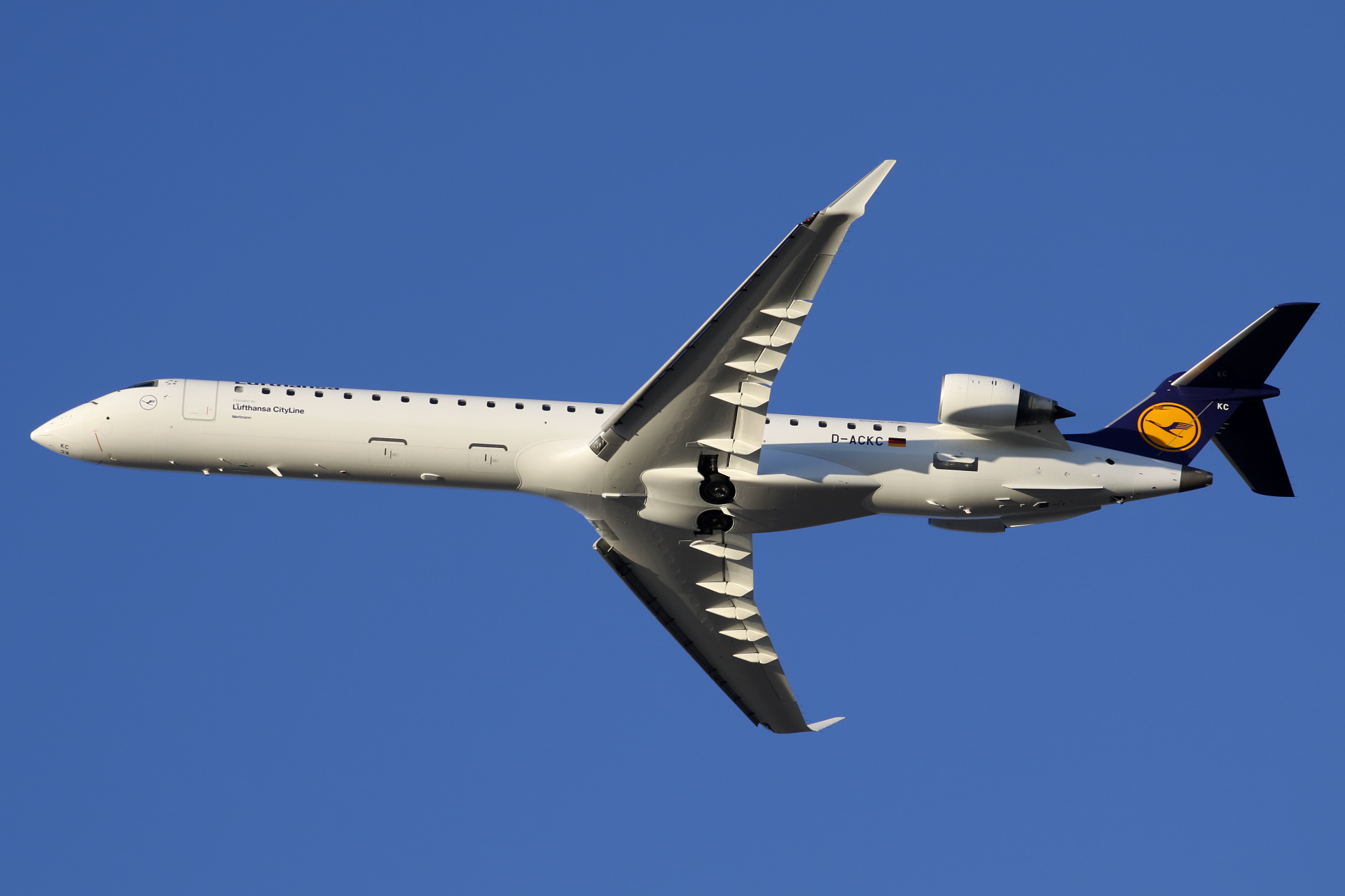 D-ACKC, Lufthansa (Lufthansa CityLine) (Aircraft » EPWA Spotting » Mitsubishi Regional Jet » CRJ-900)