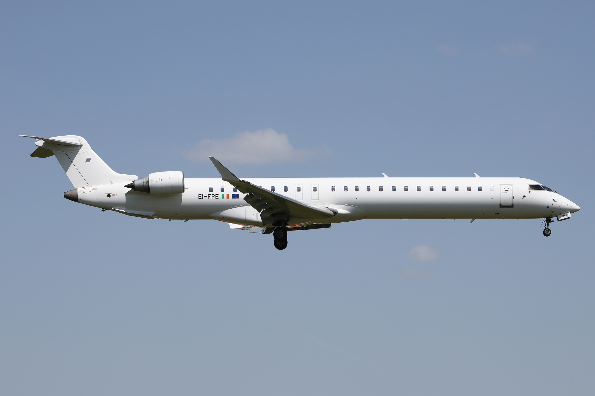 EI-FPE, CityJet (Aircraft » EPWA Spotting » Mitsubishi Regional Jet » CRJ-900)