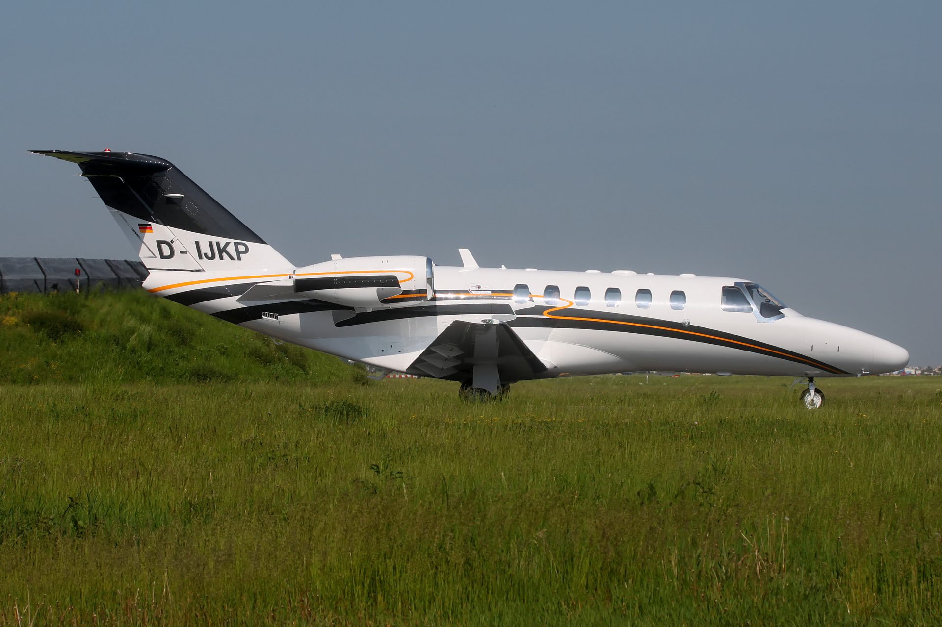 D-IJKP, prywatny (Samoloty » Spotting na EPWA » Cessna 525 (CitationJet) i pochodne wersje » 525A Citation CJ2 (CitationJet 2))