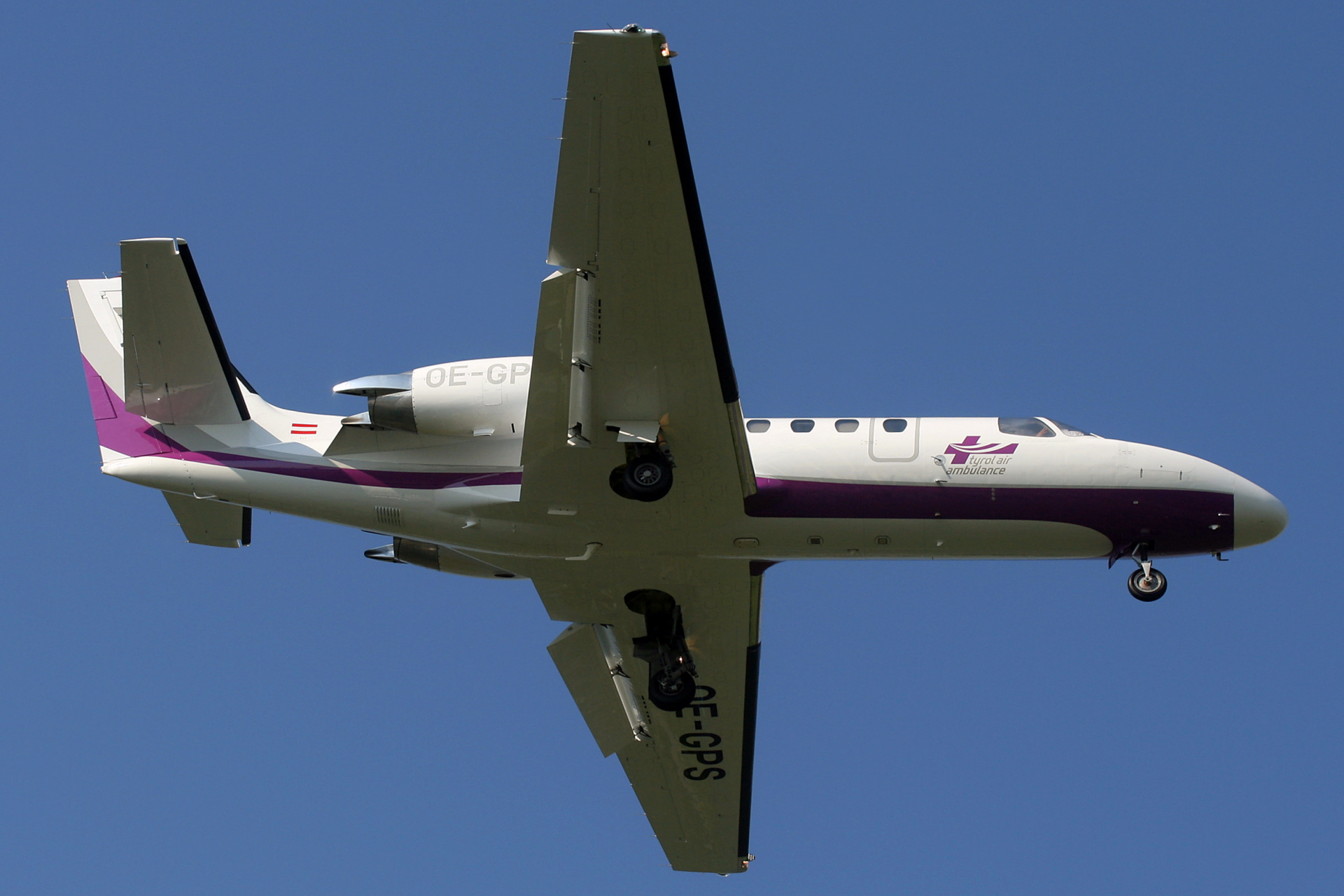 OE-GPS, Tyrol Air Ambulance (Samoloty » Spotting na EPWA » Cessna 550B Citation Bravo)