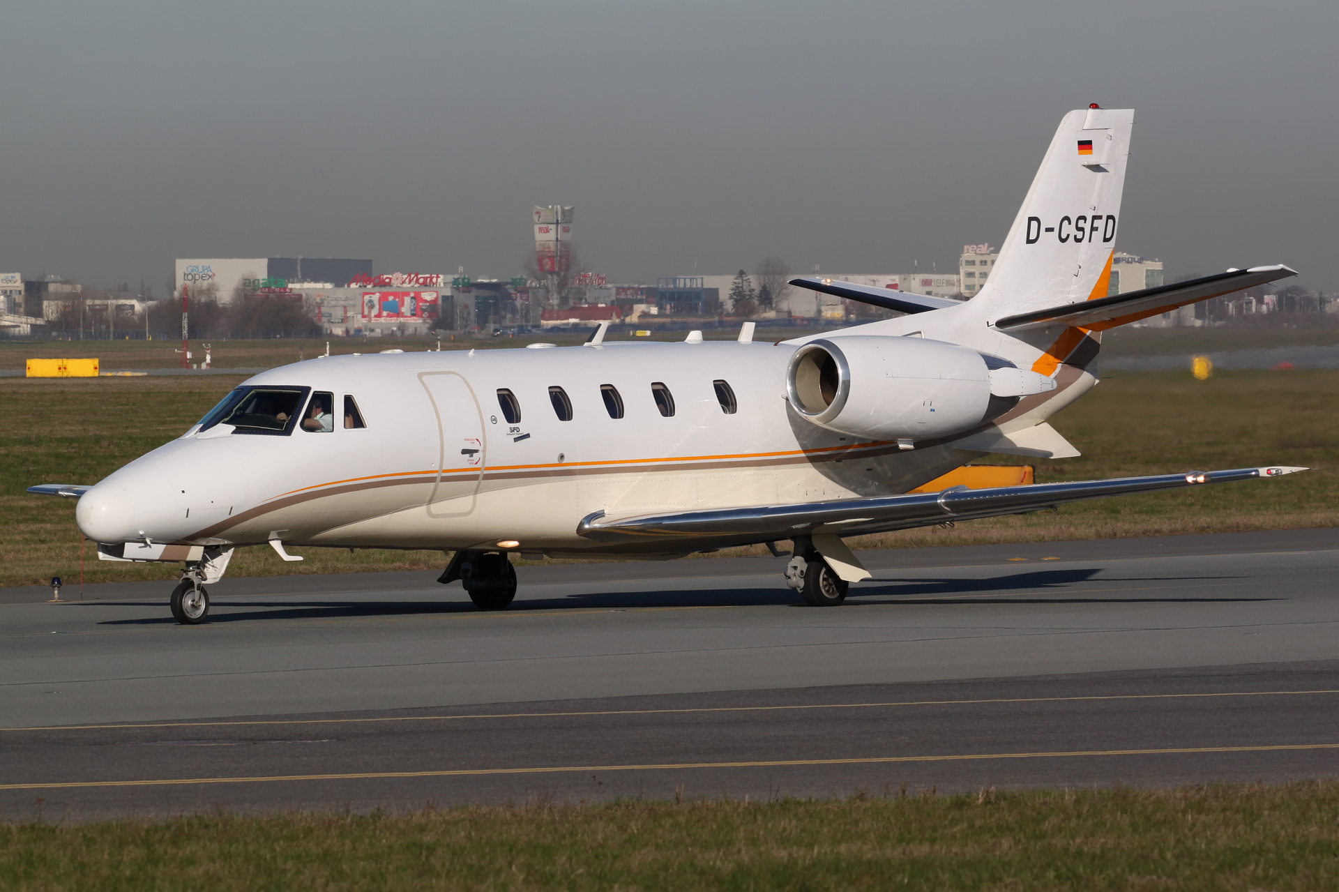 Citation Excel, D-CSFD, Stuttgarter Flugdienst (Samoloty » Spotting na EPWA » Cessna 560XL)