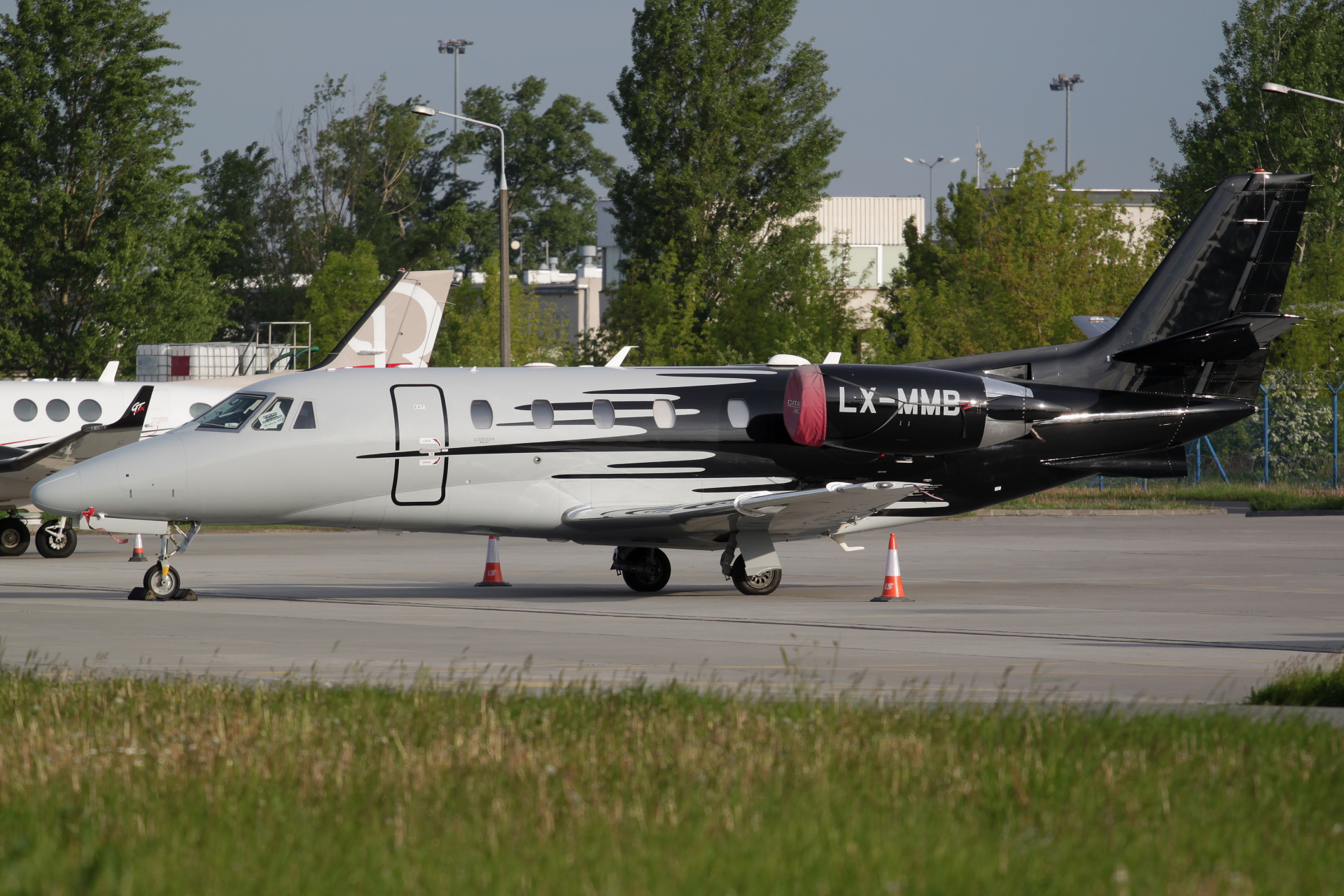 Citation XLS Plus, LX-MMB, Global Jet Luxembourg (Samoloty » Spotting na EPWA » Cessna 560XL)