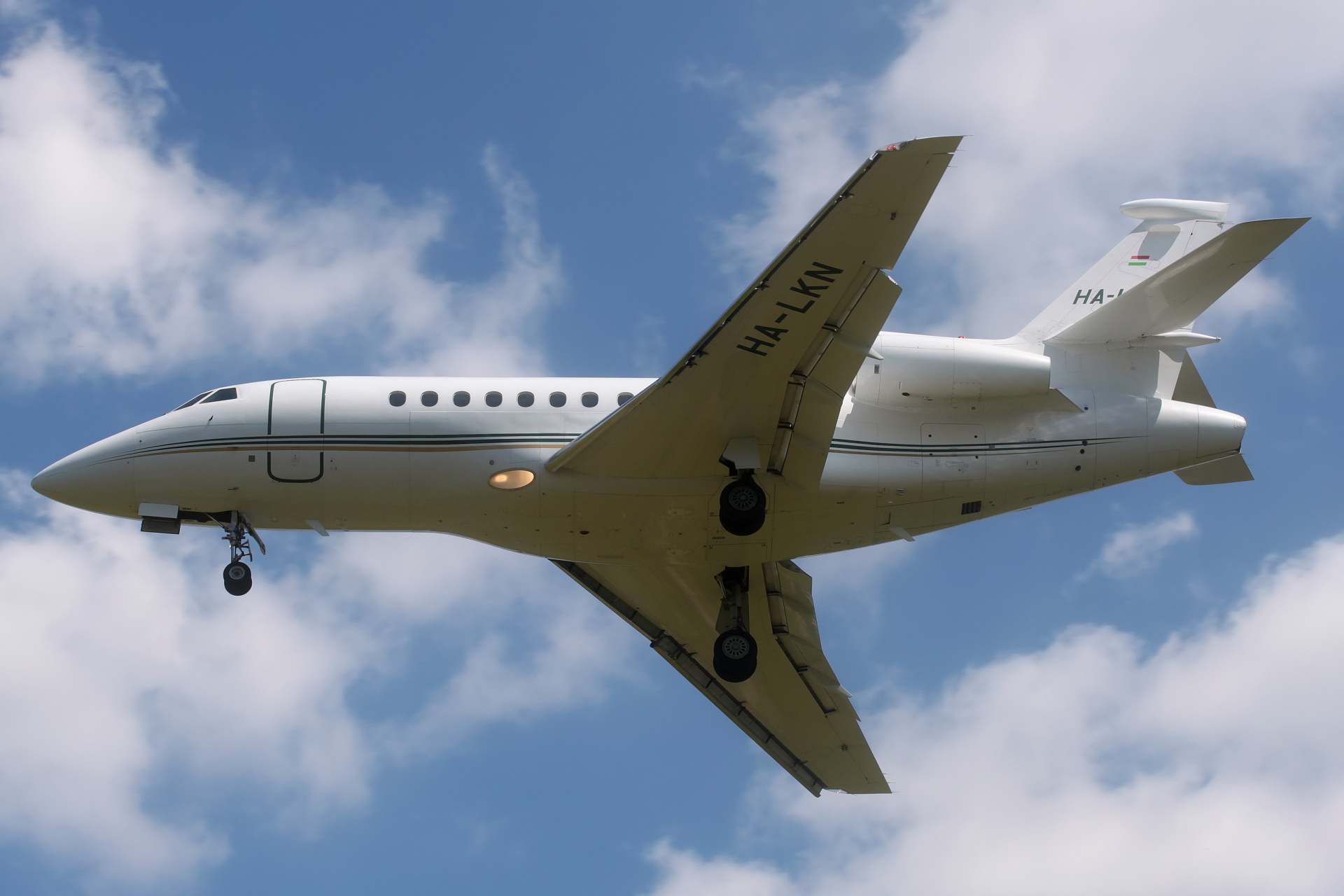900EX, HA-LKN, Air-Invest (Aircraft » EPWA Spotting » Dassault Falcon 900)