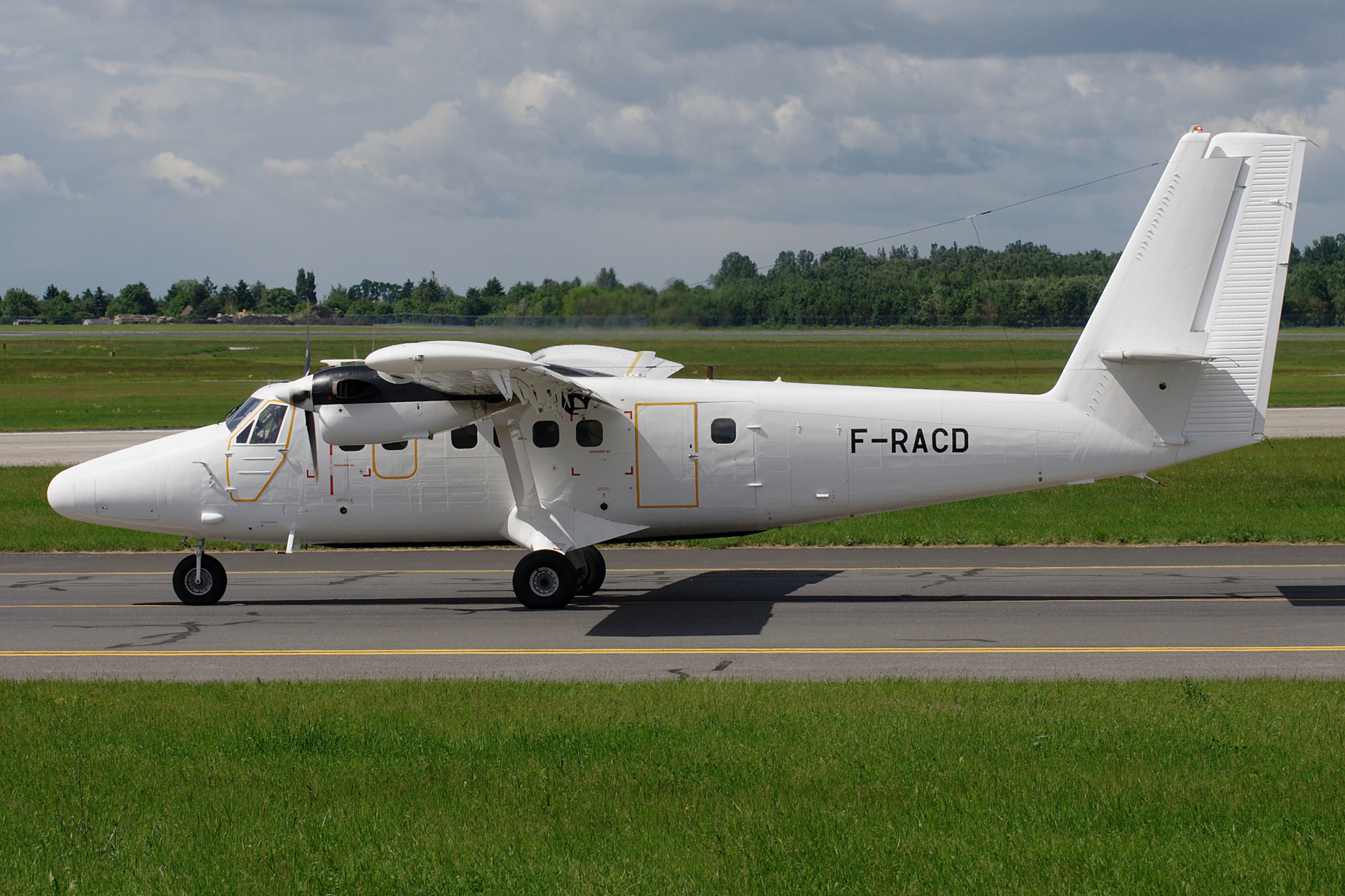 F-RACD, Francuskie Siły Powietrzne (Samoloty » Spotting na EPWA » De Havilland Canada DHC-6 Twin Otter)
