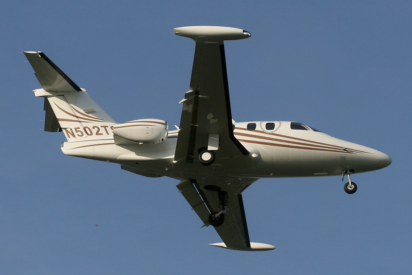 N502TS, prywatny (Samoloty » Spotting na EPWA » Eclipse Aviation 500)