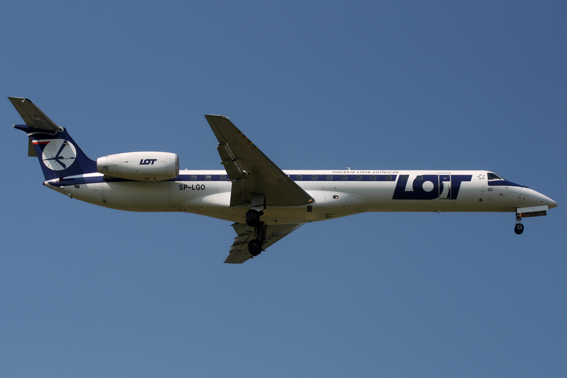 SP-LGO (Aircraft » EPWA Spotting » Embraer ERJ-145 » LOT Polish Airlines)