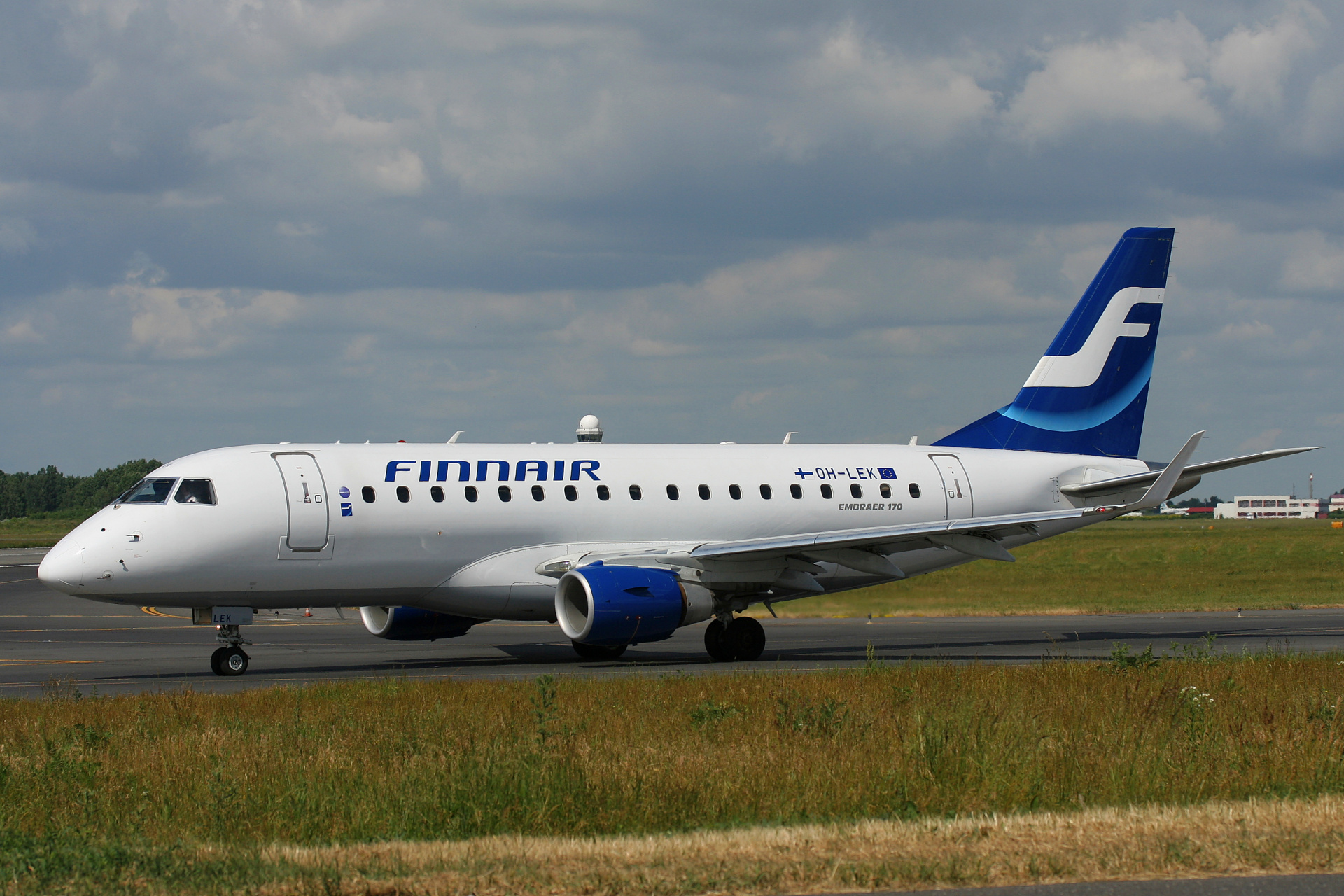 OH-LEK (Aircraft » EPWA Spotting » Embraer E170 (ERJ-170-100) » Finnair)