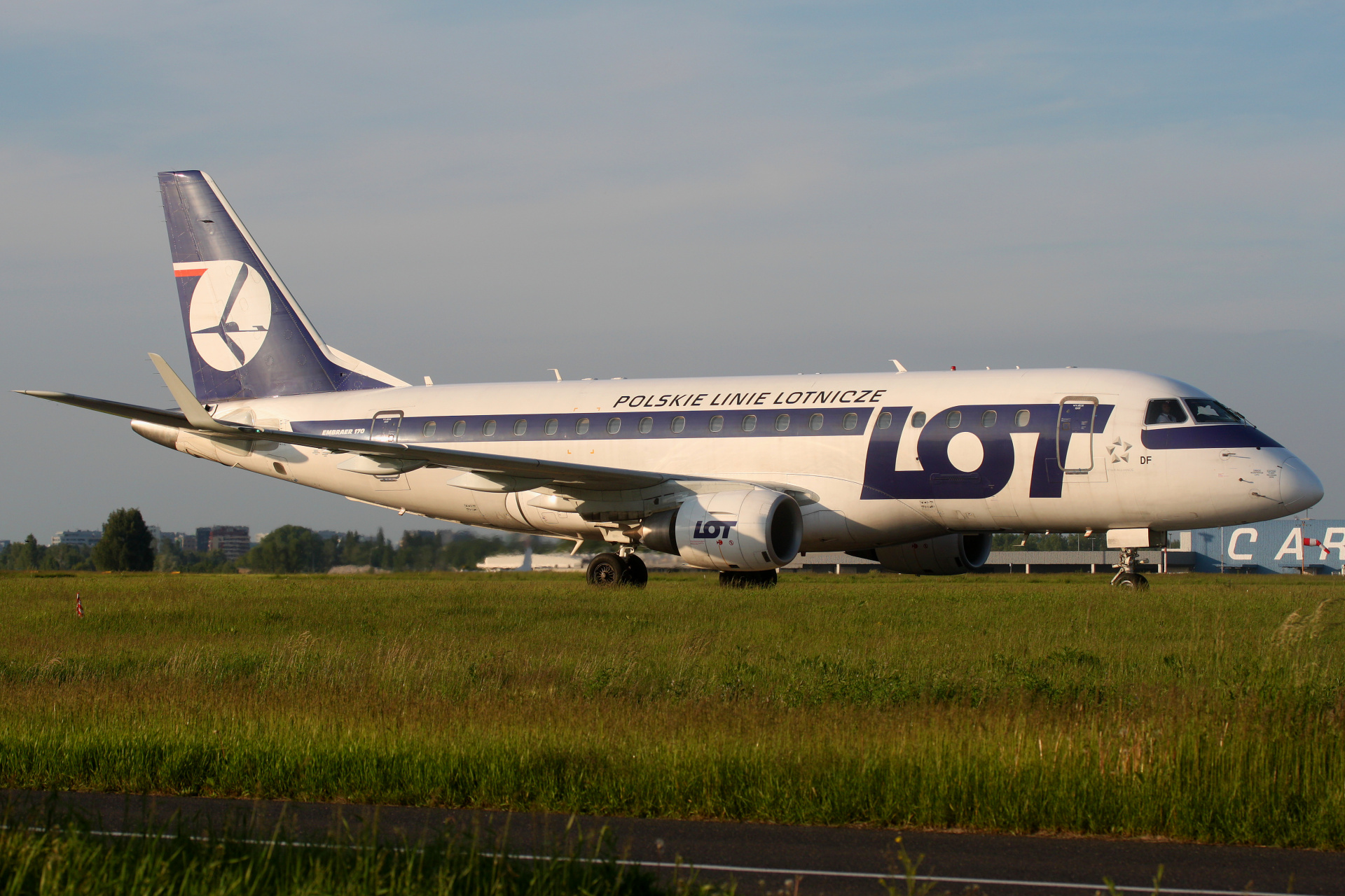 SP-LDF (Samoloty » Spotting na EPWA » Embraer E170 » Polskie Linie Lotnicze LOT)