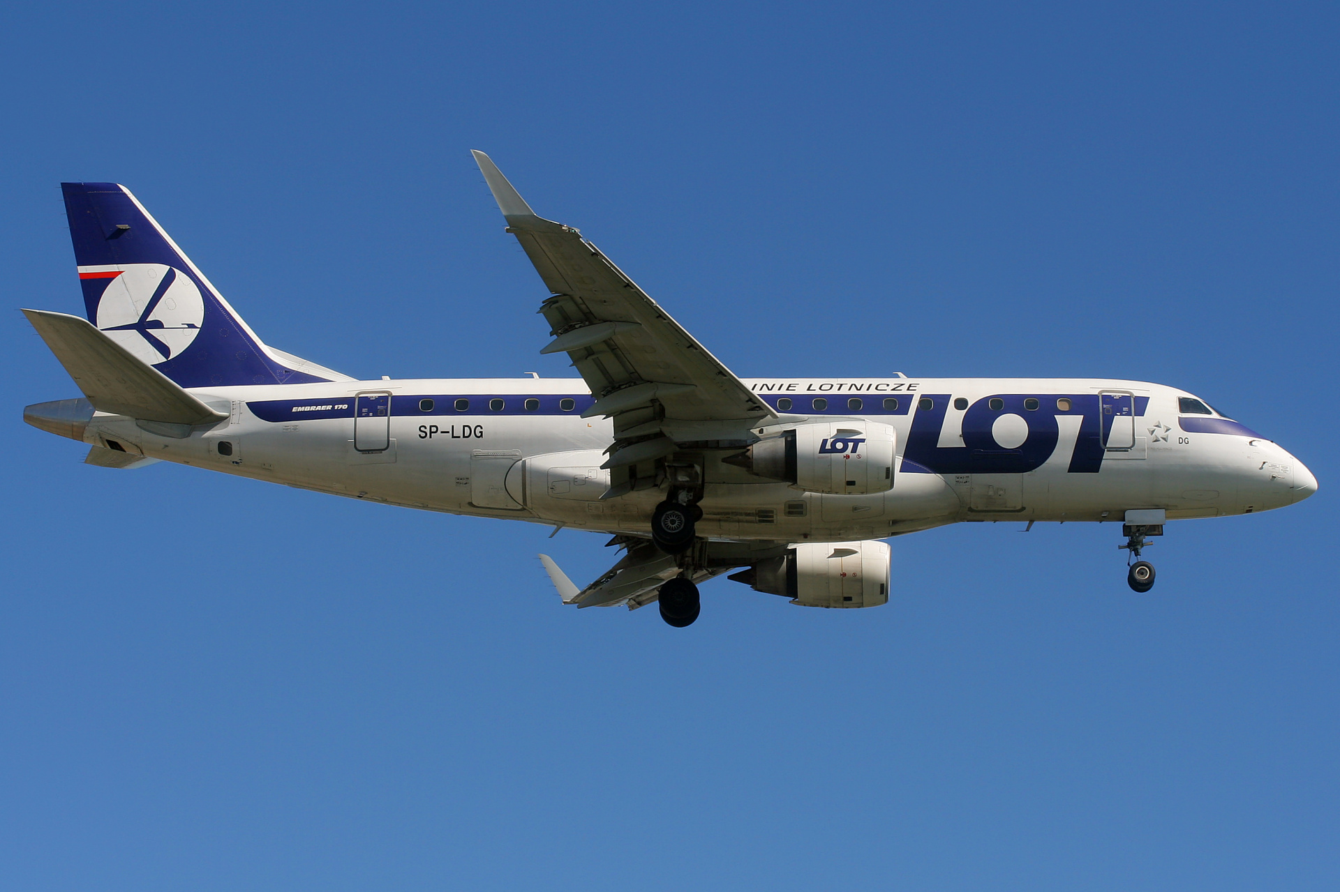 SP-LDG (Aircraft » EPWA Spotting » Embraer E170 » LOT Polish Airlines)