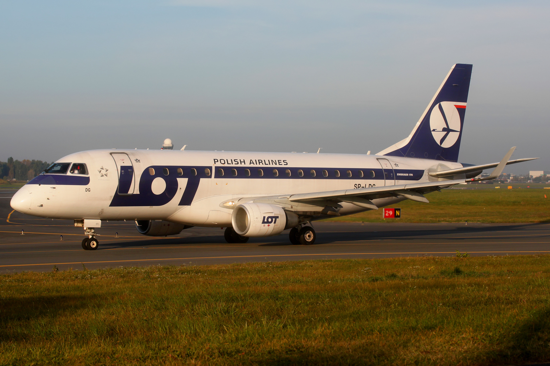 SP-LDG (Samoloty » Spotting na EPWA » Embraer E170 » Polskie Linie Lotnicze LOT)