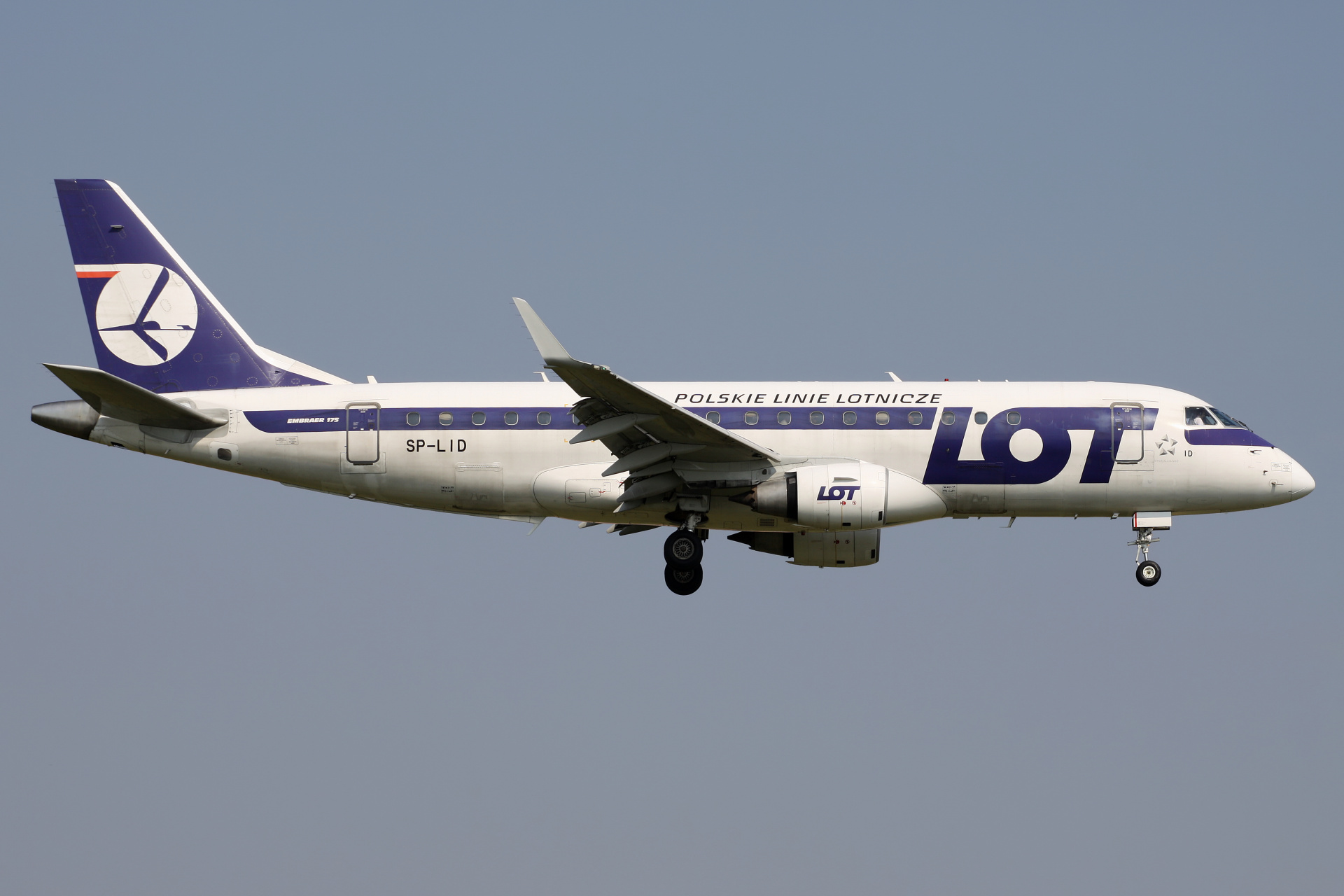 SP-LID (Samoloty » Spotting na EPWA » Embraer E175 » Polskie Linie Lotnicze LOT)