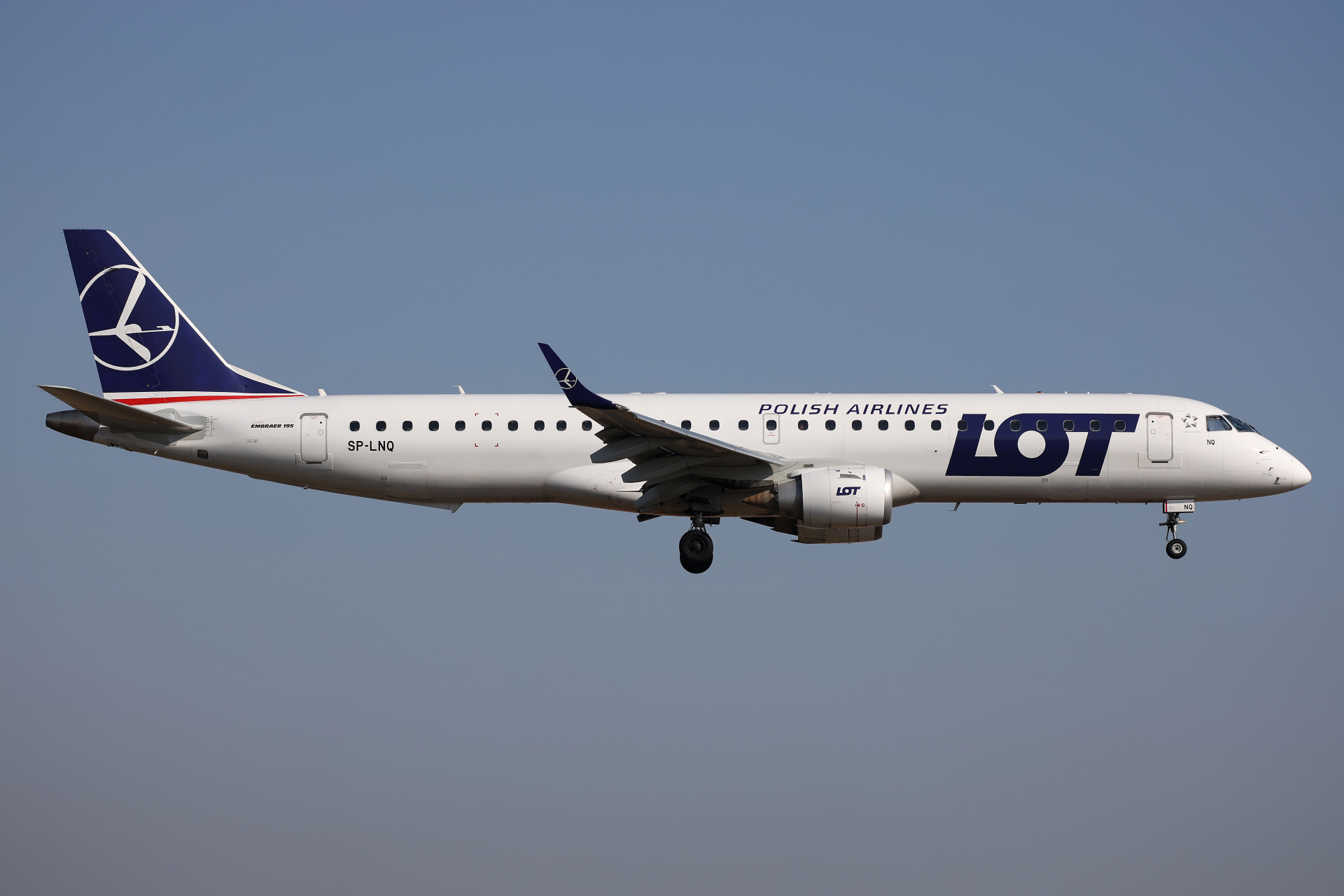 SP-LNQ (Aircraft » EPWA Spotting » Embraer E195 (ERJ-190-200) » LOT Polish Airlines)