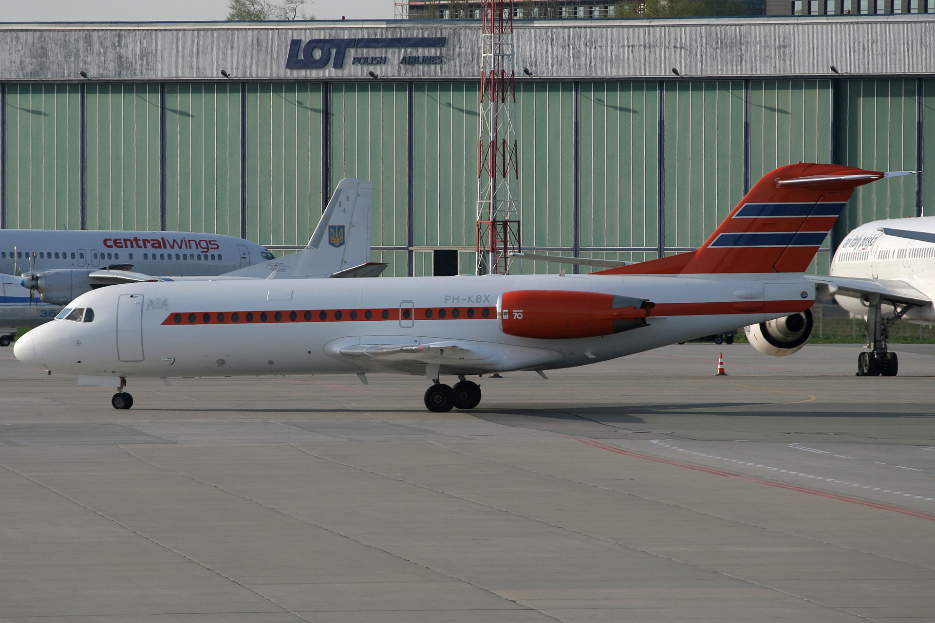 PH-KBX, Rząd Holandii (Samoloty » Spotting na EPWA » Fokker  70)