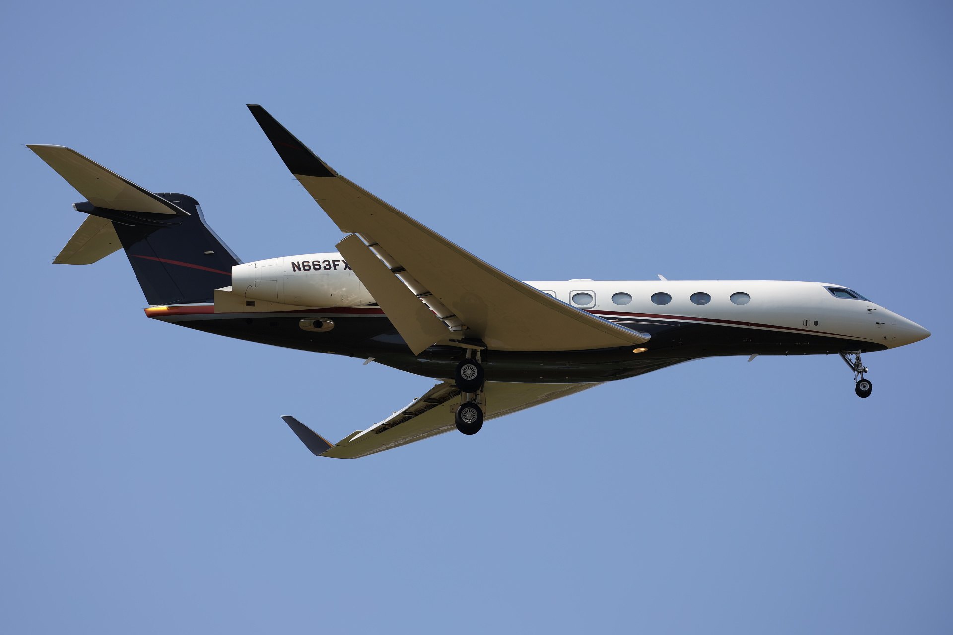 N663FX, FlexJet (Aircraft » EPWA Spotting » Gulfstream G650)