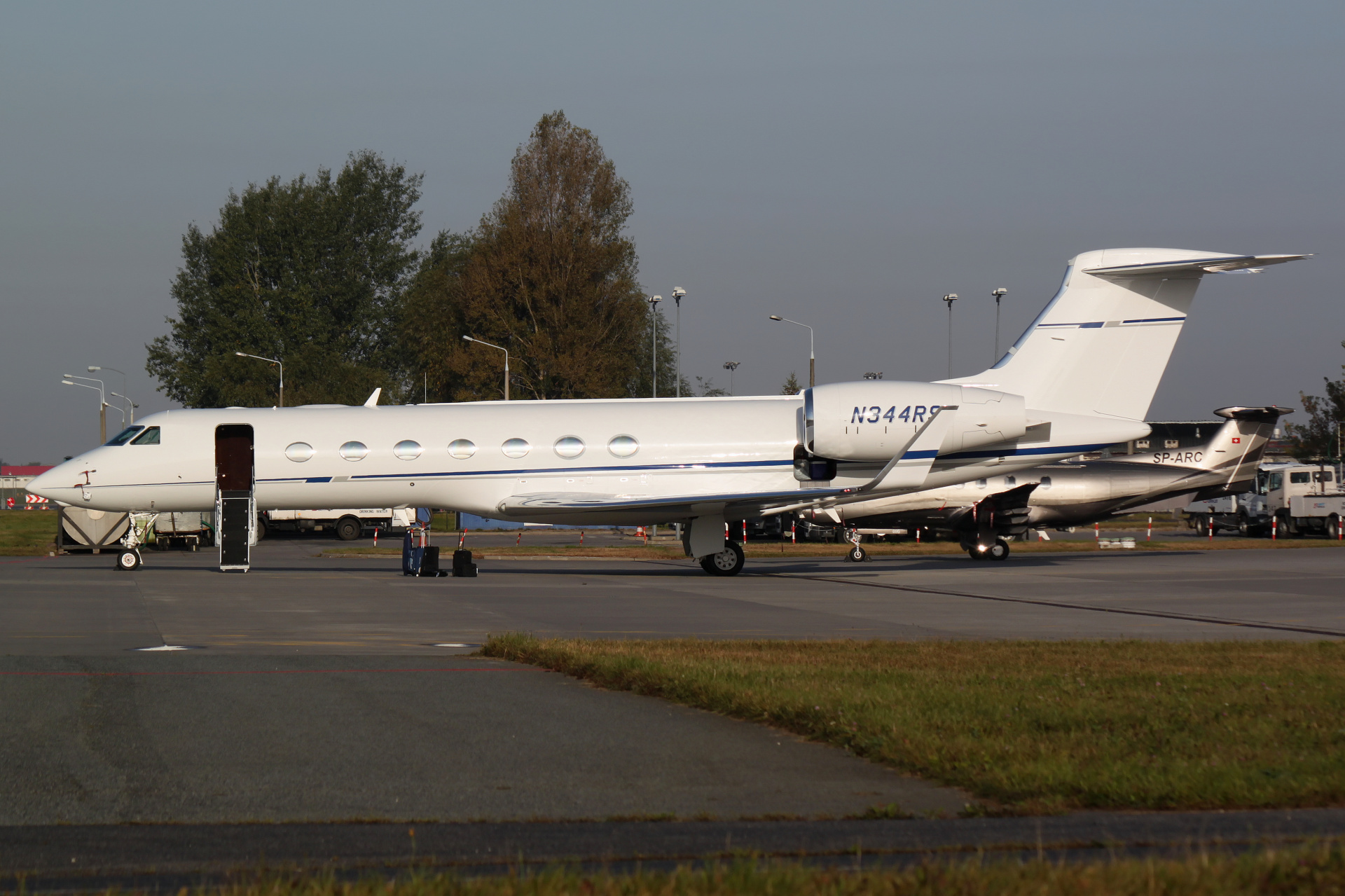 N344RS, prywatny (Samoloty » Spotting na EPWA » Gulfstream V » G550 (GV-SP))