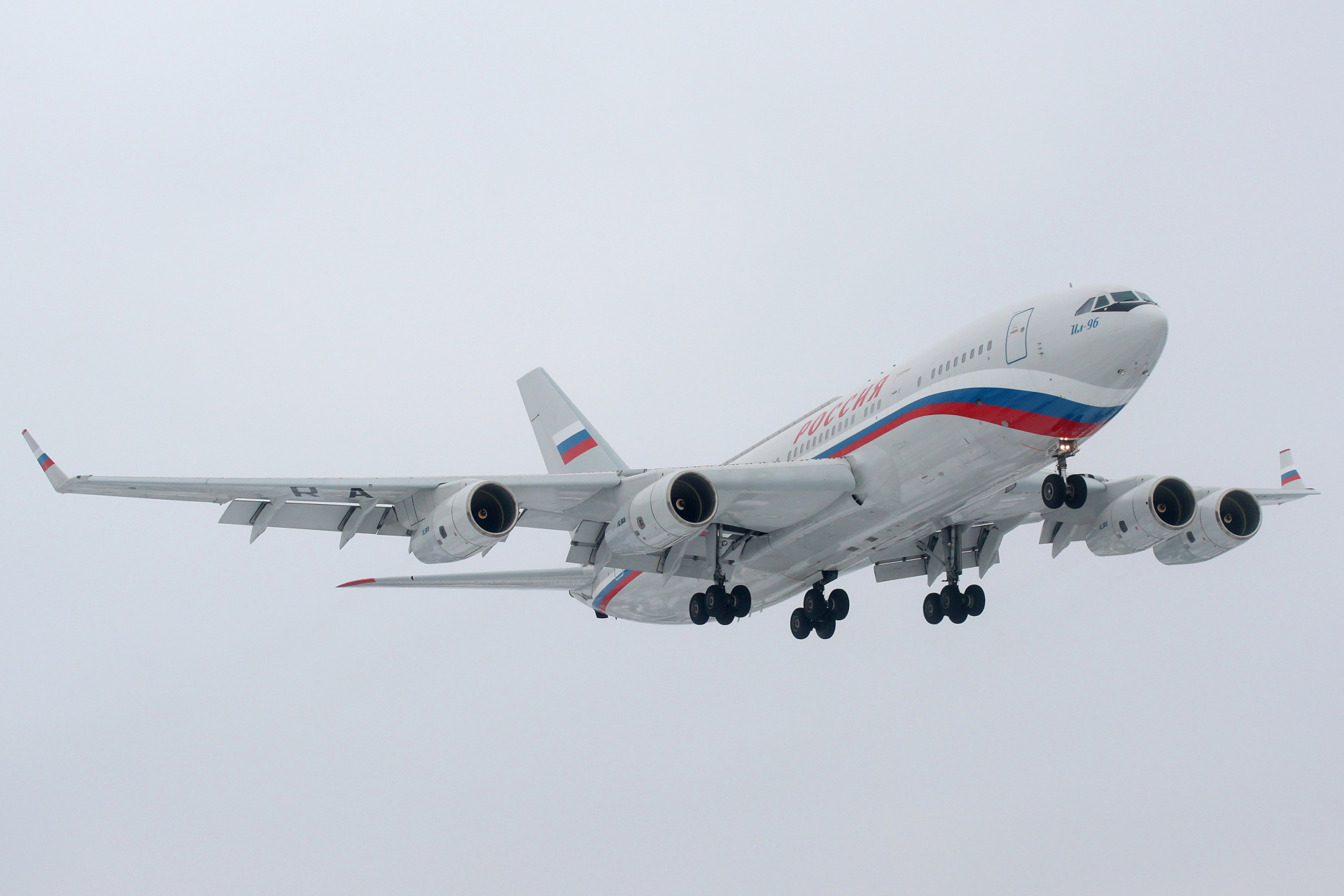 RA-96016, Russia State Transport Company (Aircraft » EPWA Spotting » Ilyushin Il-96)