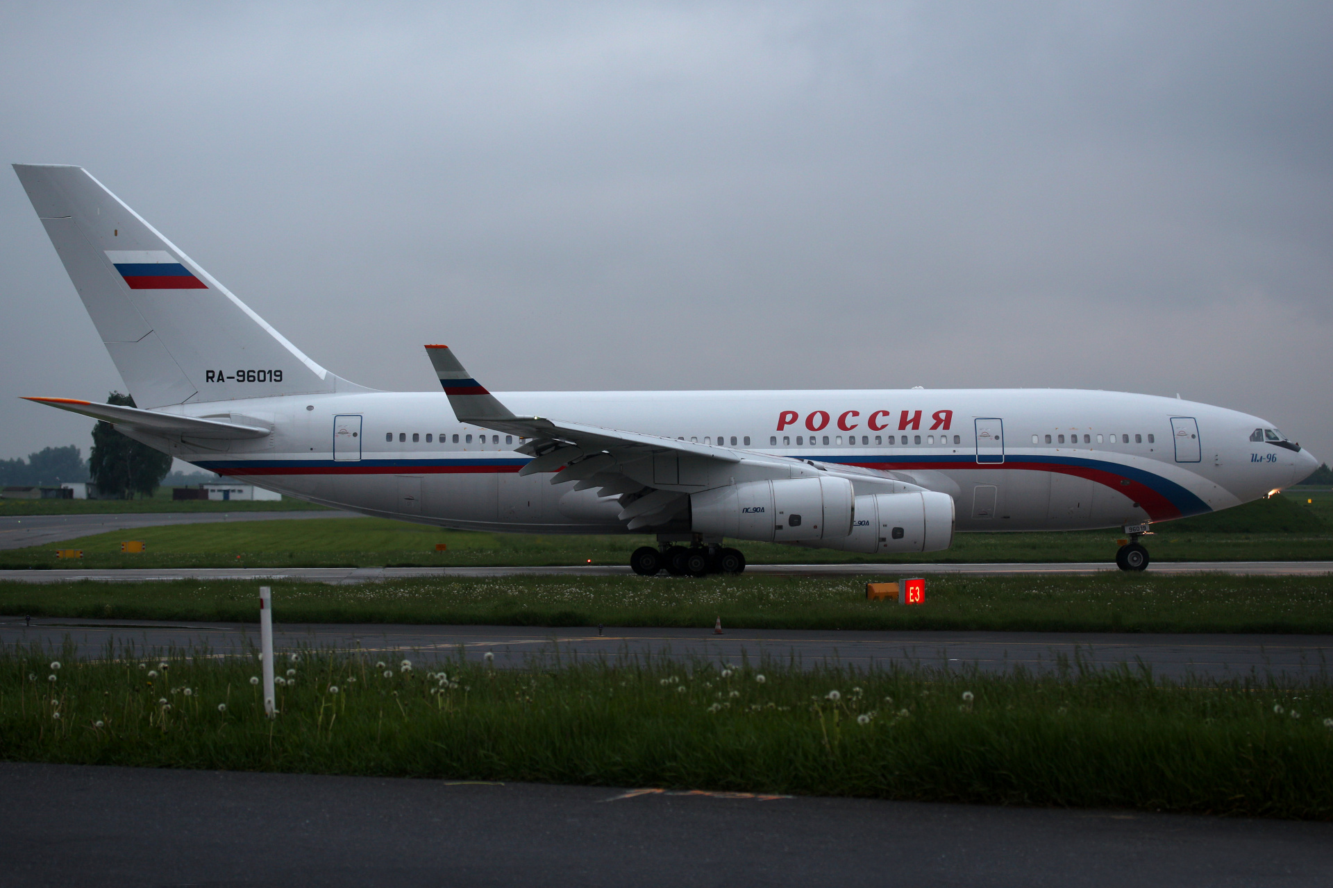 RA-96019, State transport company «Rossiya» (Aircraft » EPWA Spotting » Ilyushin Il-96)