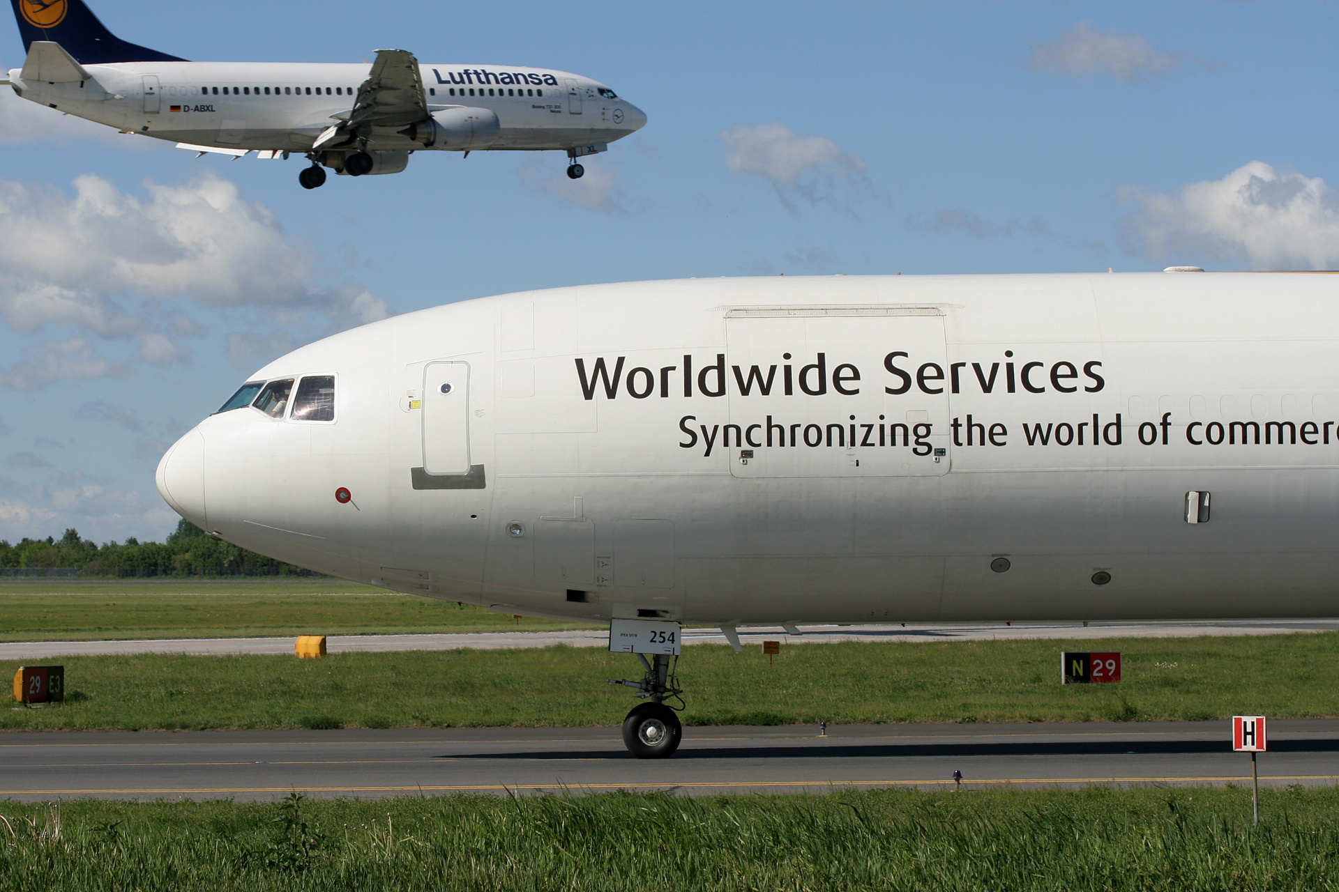 N254UP, United Parcel Service (UPS) Airlines (Samoloty » Spotting na EPWA » McDonnell Douglas MD-11F)