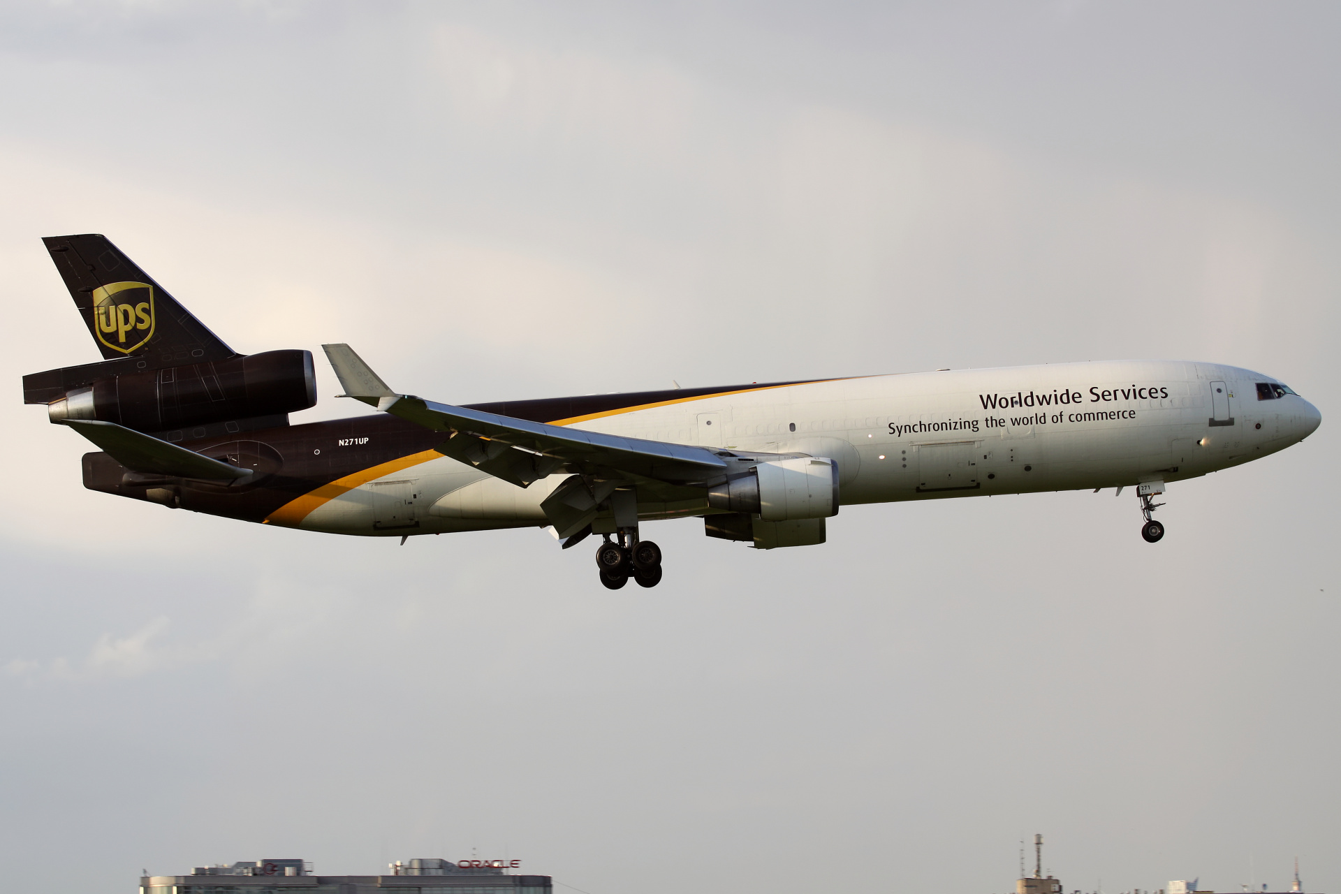 N271UP, United Parcel Service (UPS) Airlines (Samoloty » Spotting na EPWA » McDonnell Douglas MD-11F)