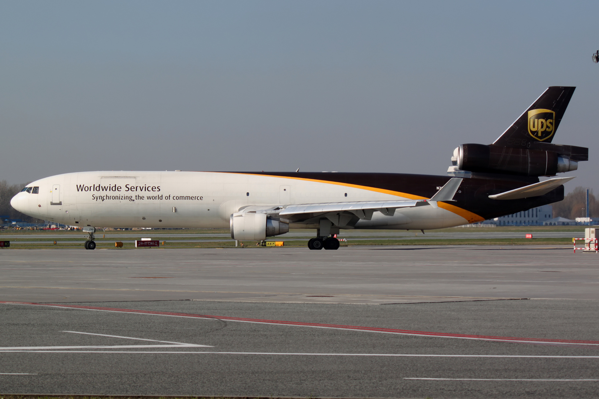 N290UP, United Parcel Service (UPS) Airlines (Samoloty » Spotting na EPWA » McDonnell Douglas MD-11F)