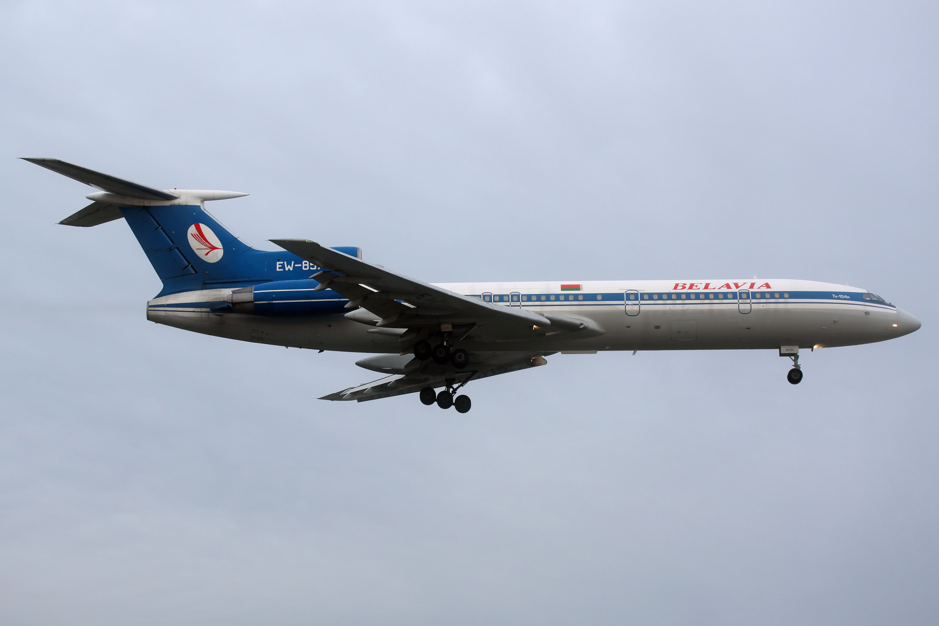 EW-85703, Belavia (Aircraft » EPWA Spotting » Tupolev Tu-154M)