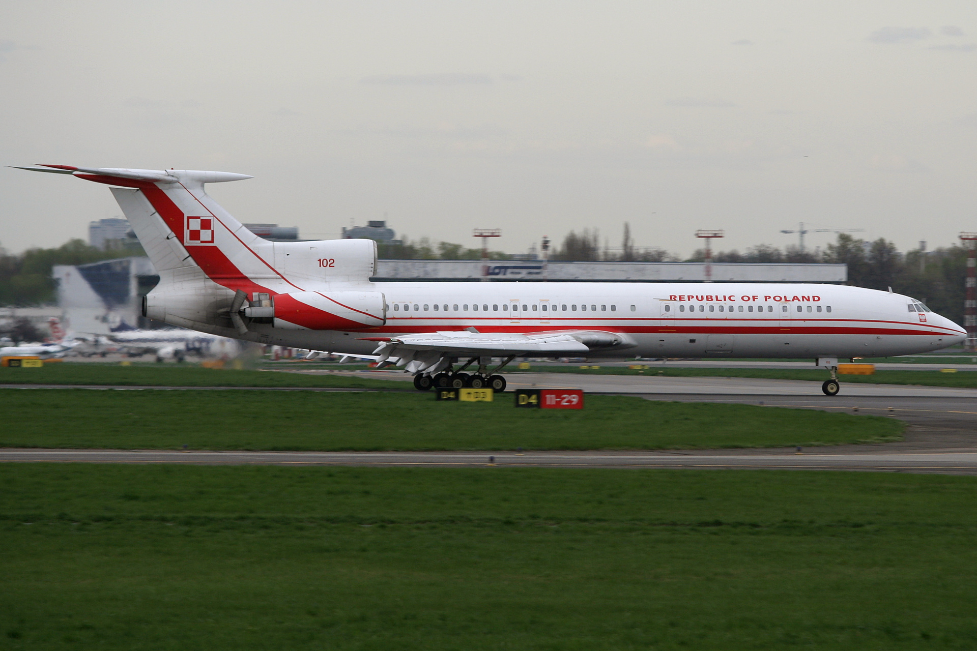 102 (Aircraft » EPWA Spotting » Tupolev Tu-154M » Polish Air Force)