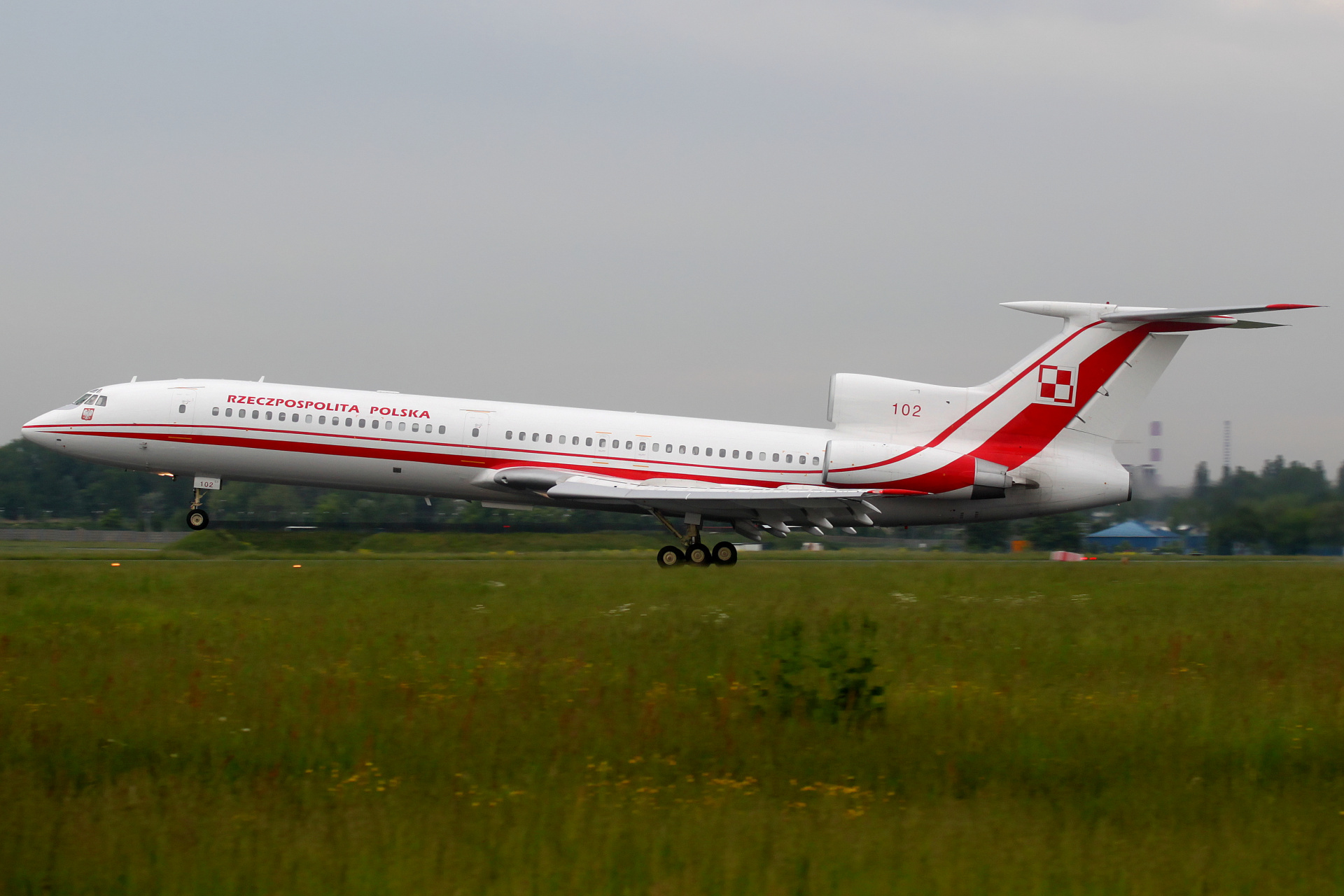 102 (Samoloty » Spotting na EPWA » Tupolew Tu-154M » Polskie Siły Powietrzne)