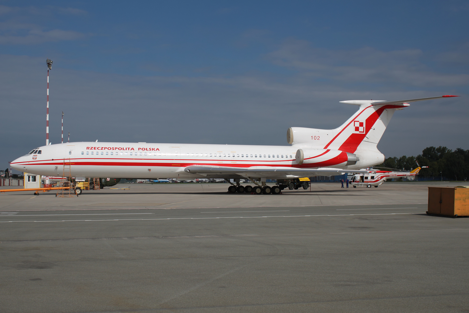 102 (Samoloty » Spotting na EPWA » Tupolew Tu-154M » Polskie Siły Powietrzne)